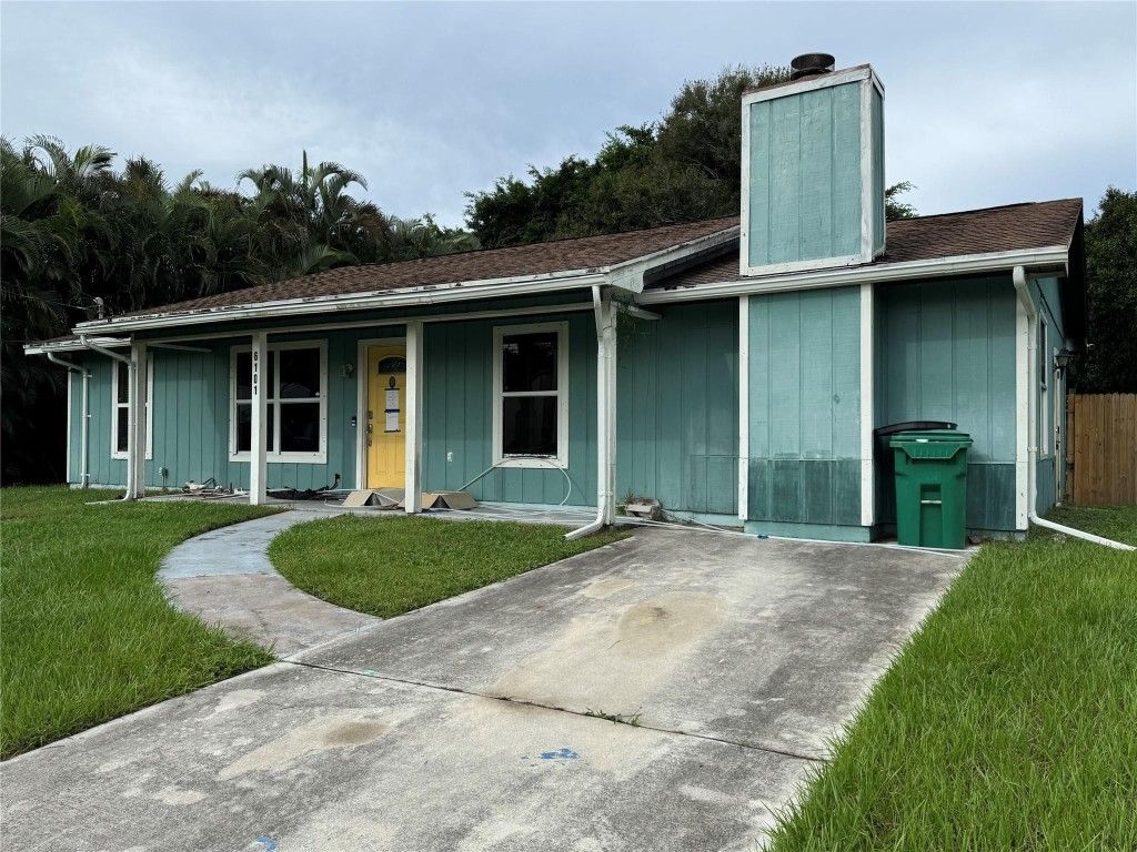 Photo of 6101 Balsam Drive, Fort Pierce, FL 34982 (MLS # F10527199)