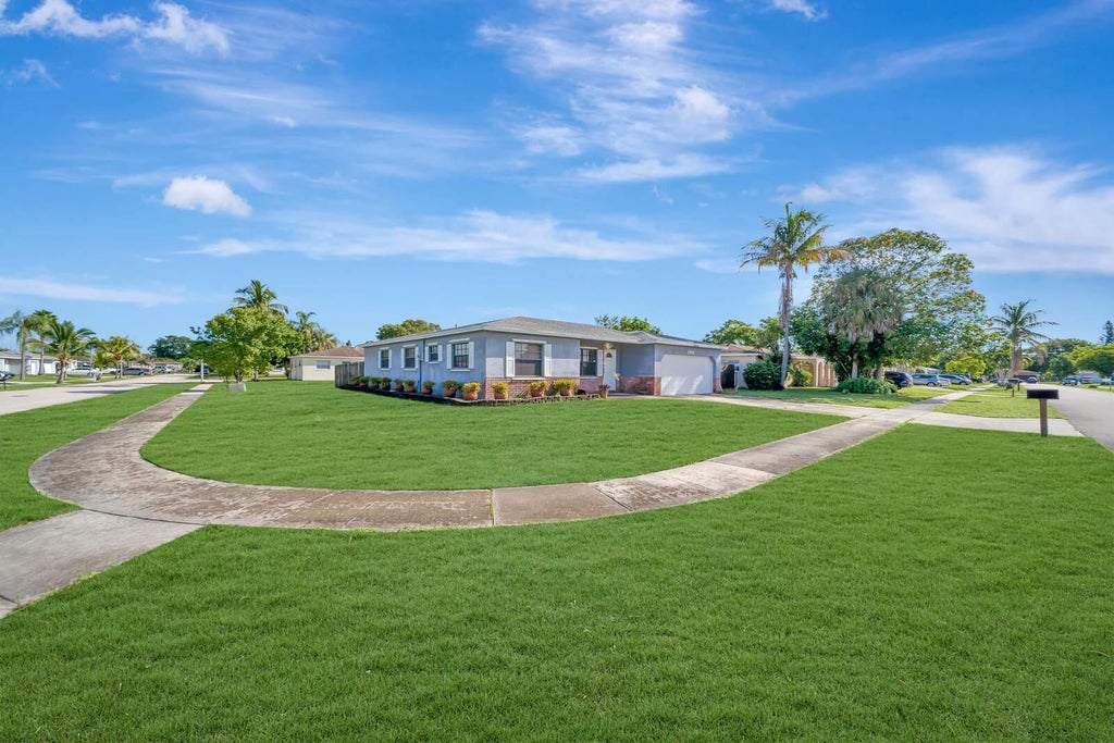 Photo of 10941 GALLERY Street, Boca Raton, FL 33428 (MLS # B26073346)