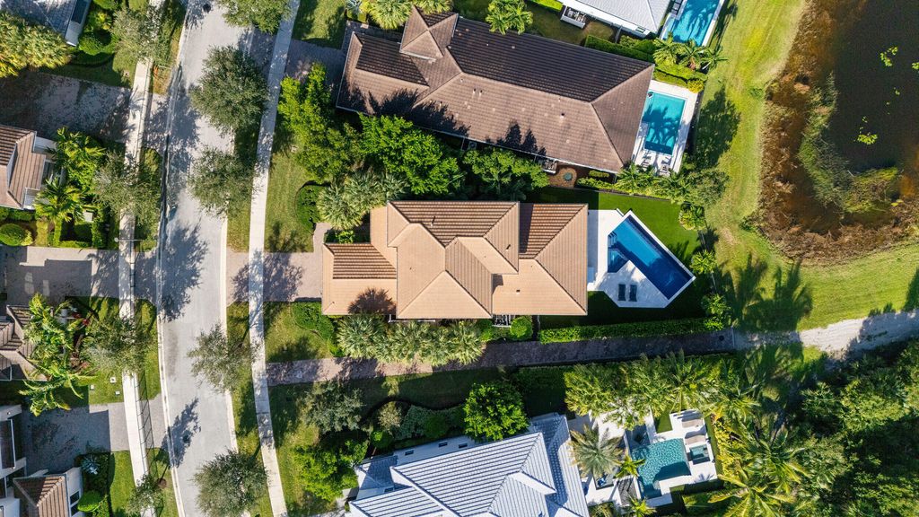 Photo of 5525 Renoir Place, Palm Beach Gardens, FL 33418 (MLS # B26019368)