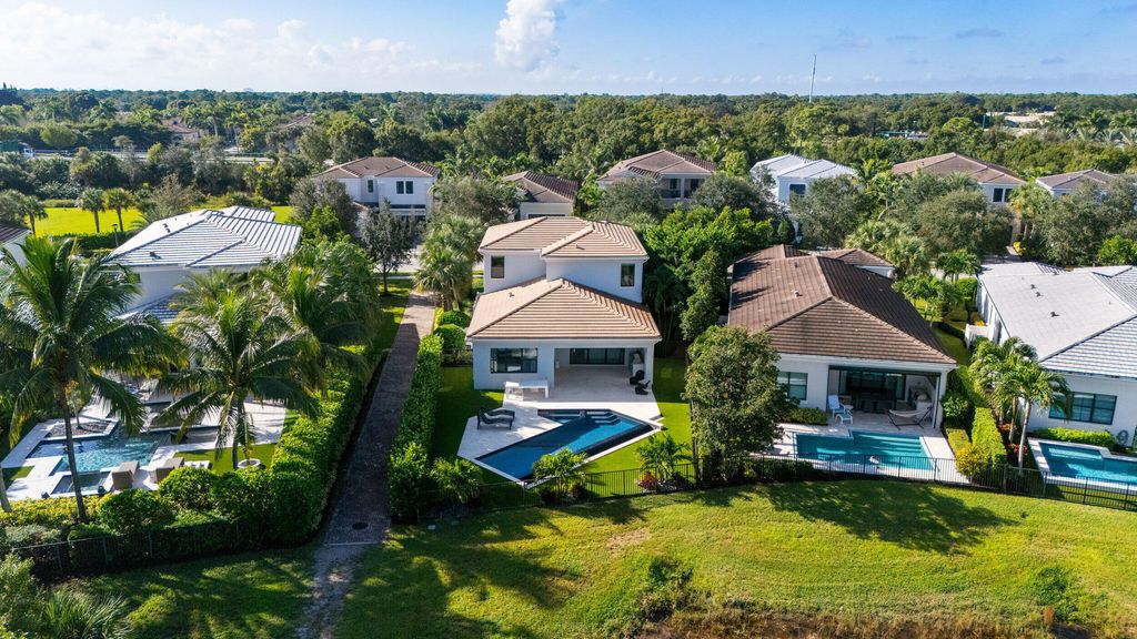 Photo of 5525 Renoir Place, Palm Beach Gardens, FL 33418 (MLS # B26019368)