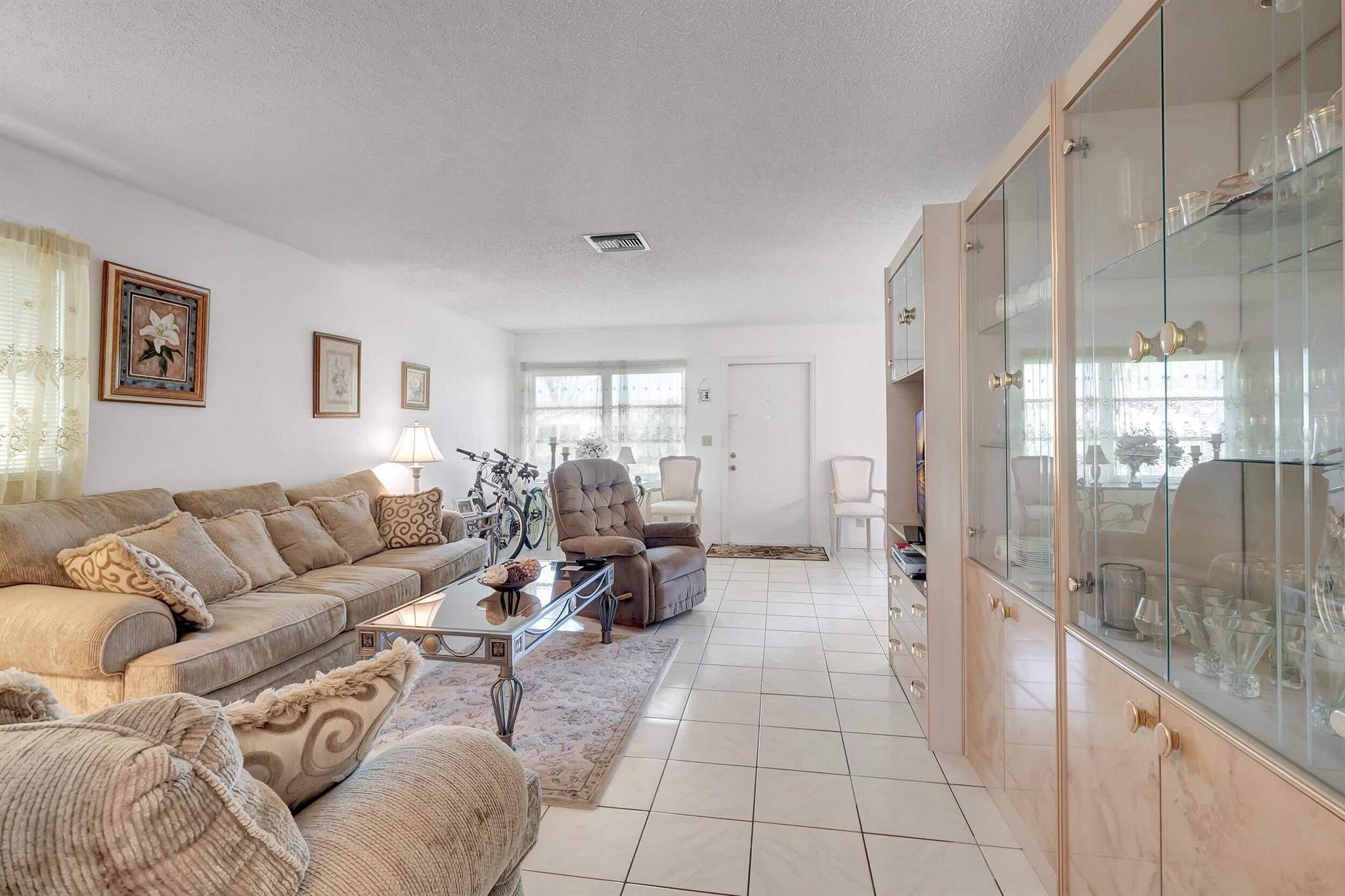 DELRAY VILLAS 1 - Residential