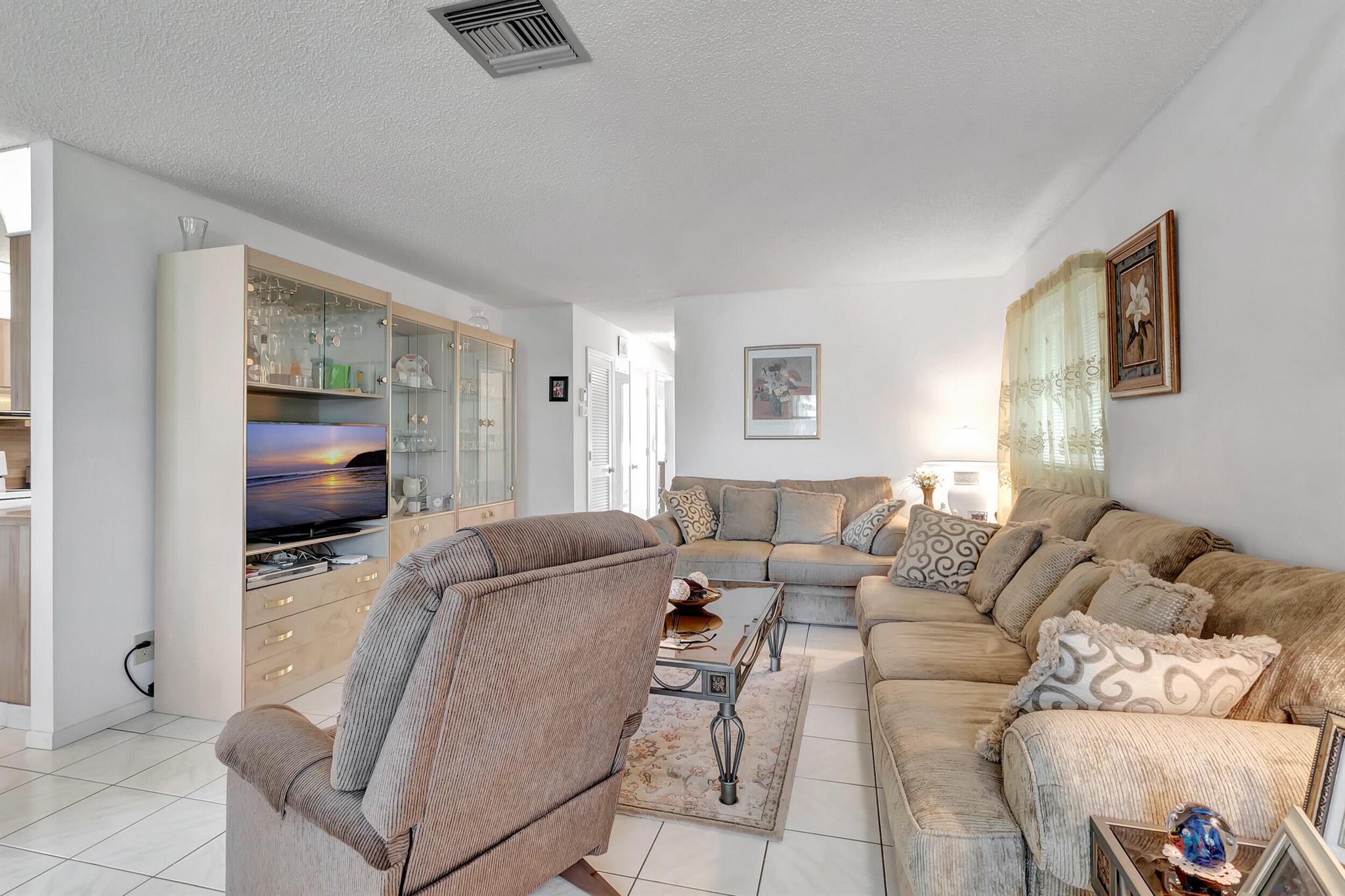 DELRAY VILLAS 1 - Residential