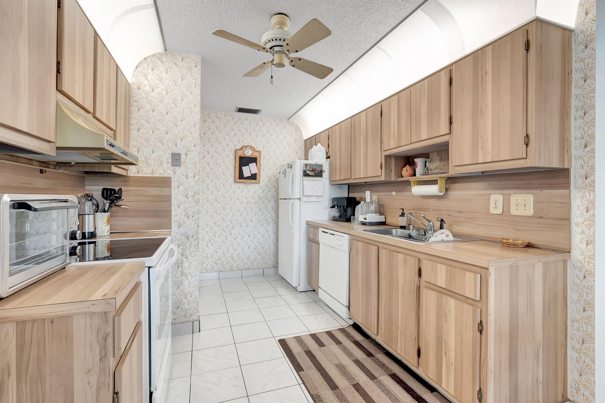 DELRAY VILLAS 1 - Residential