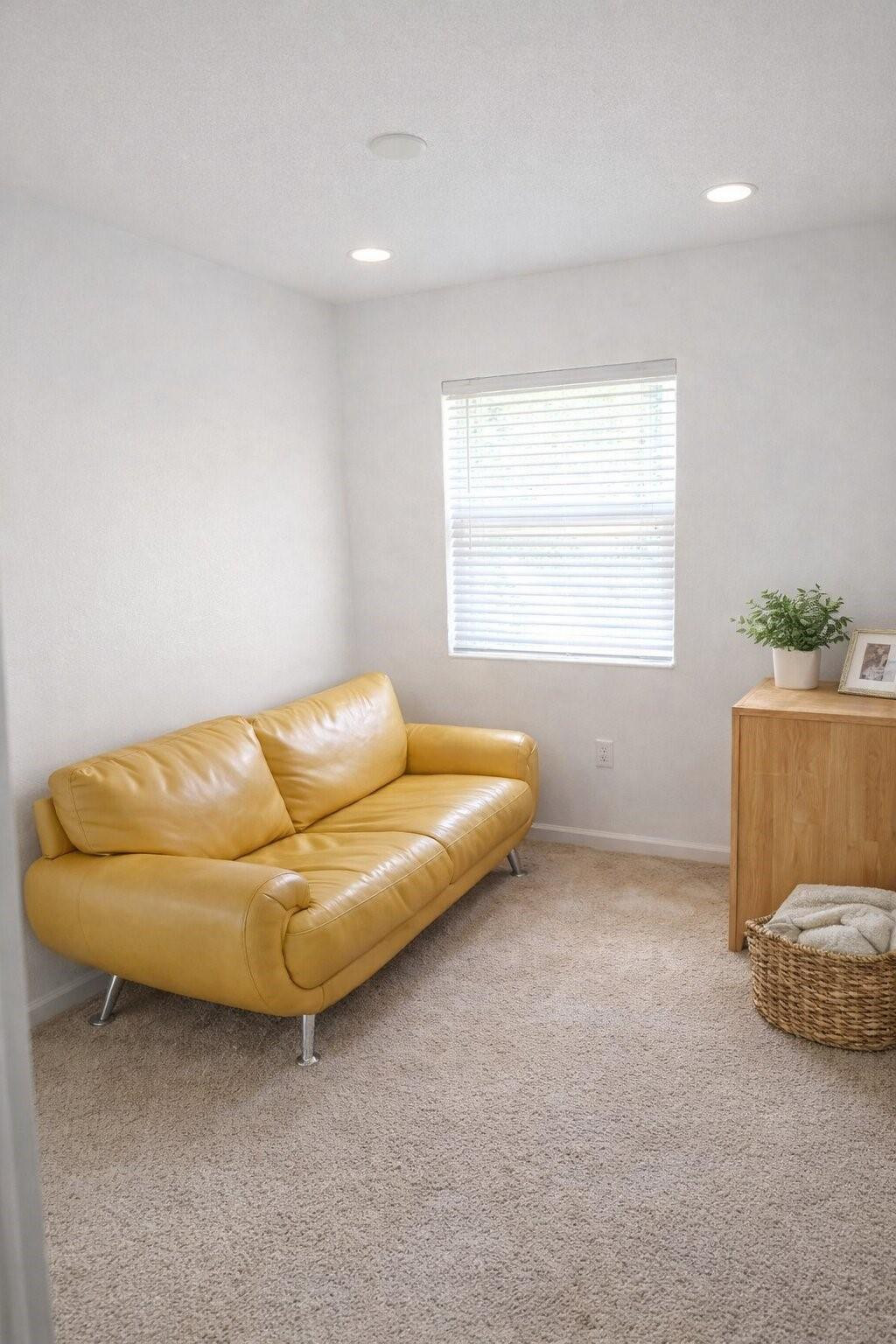 OAKLAND LAKES - Residential Lease