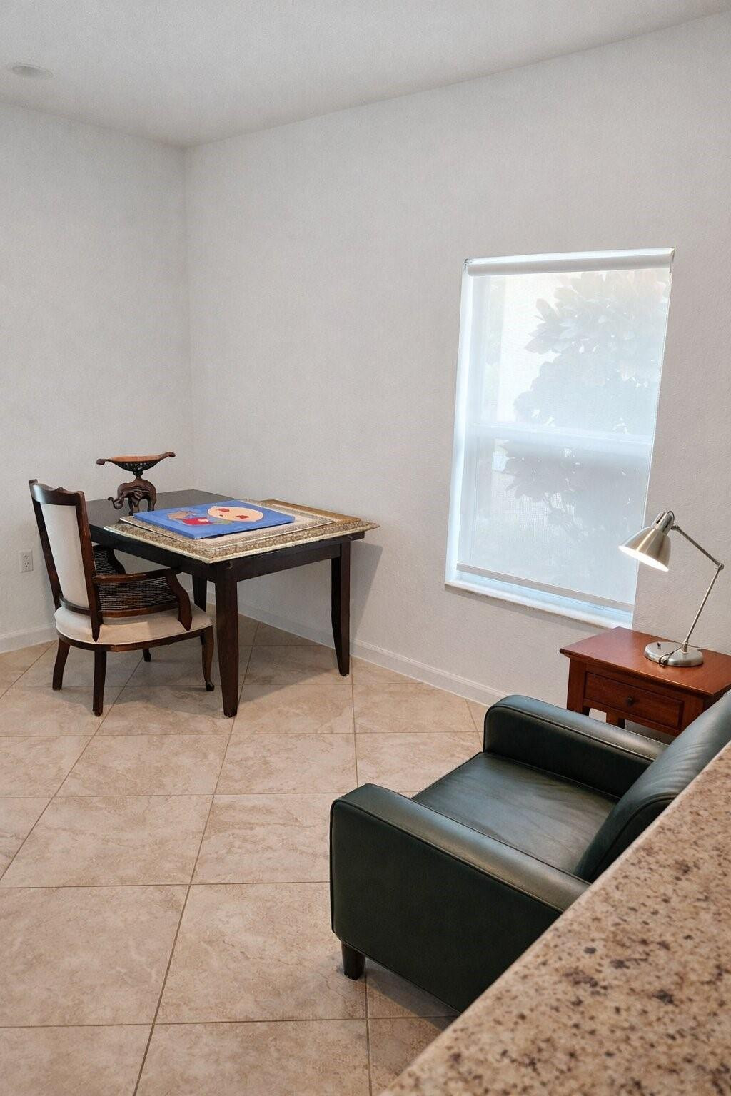 OAKLAND LAKES - Residential Lease