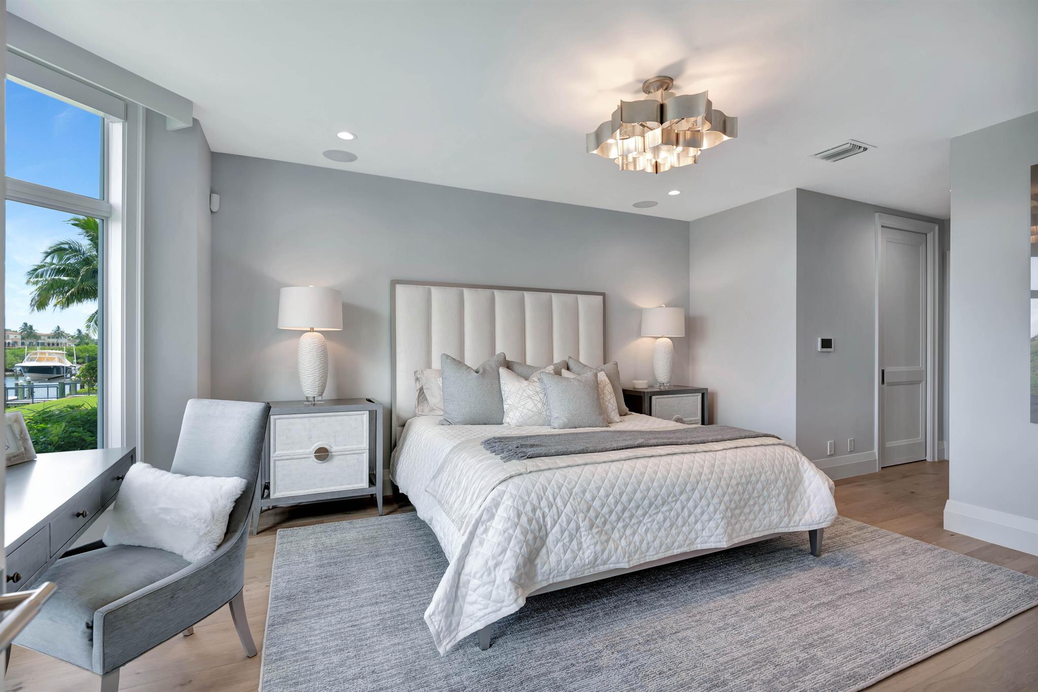 ADMIRALS COVE - Residential