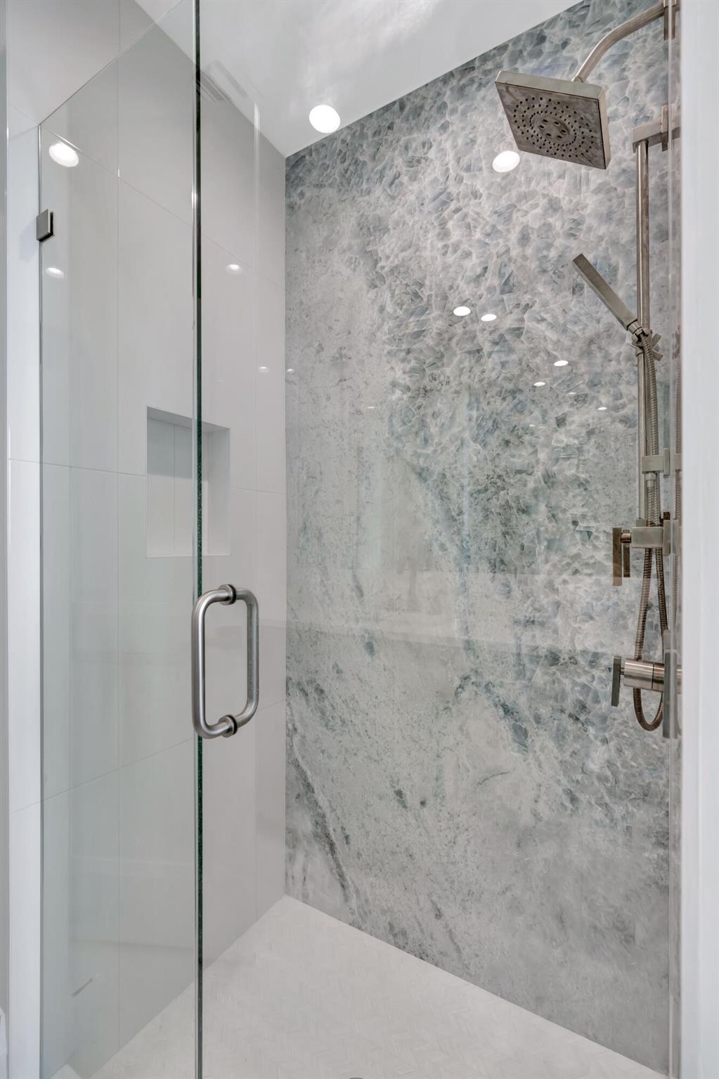 ADMIRALS COVE - Residential