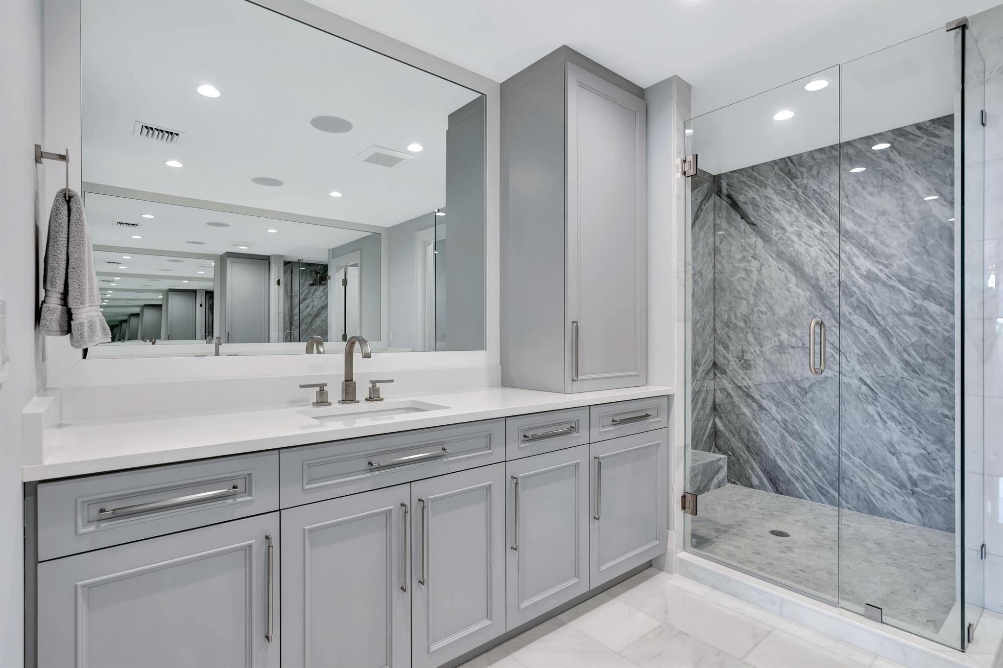 ADMIRALS COVE - Residential