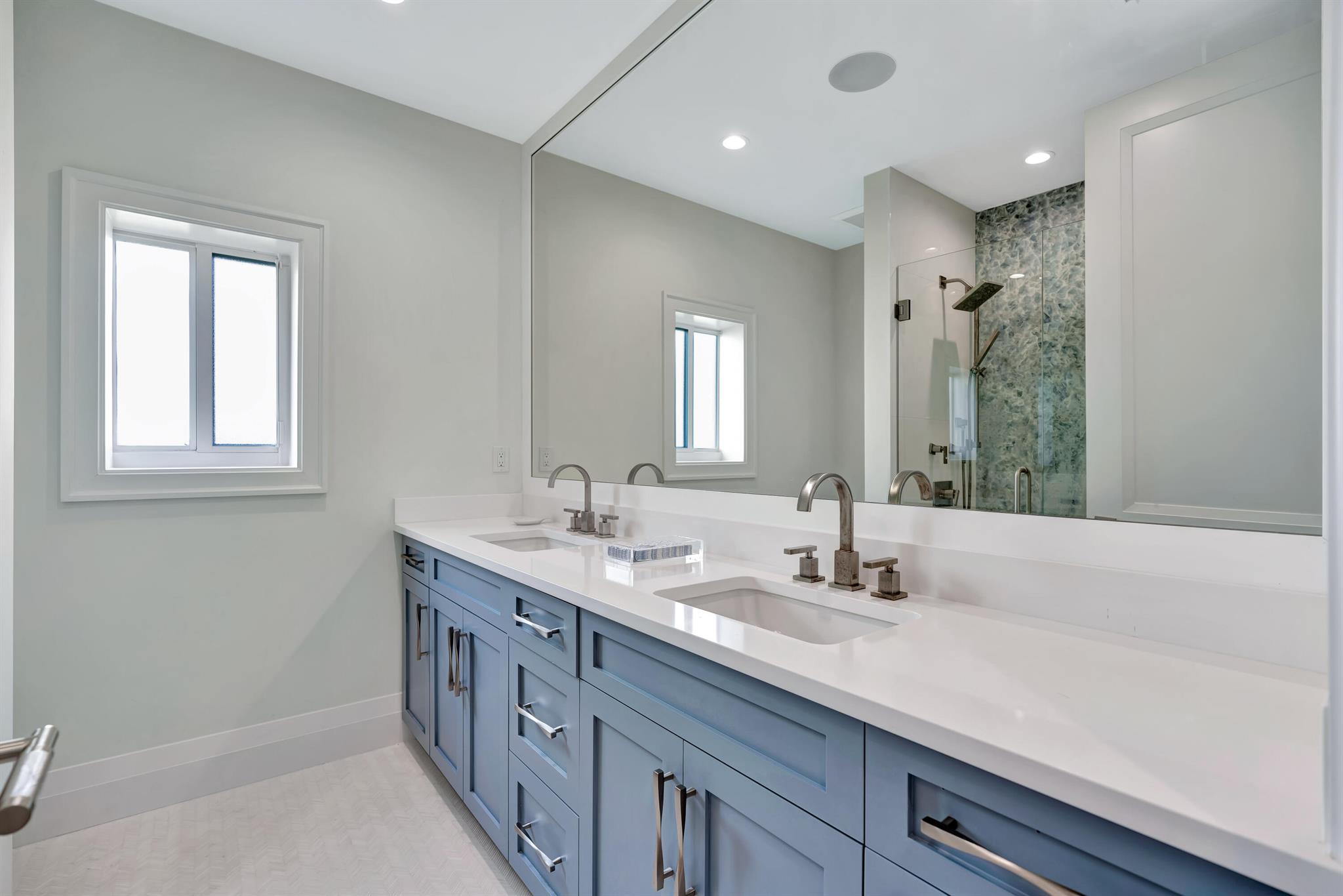 ADMIRALS COVE - Residential