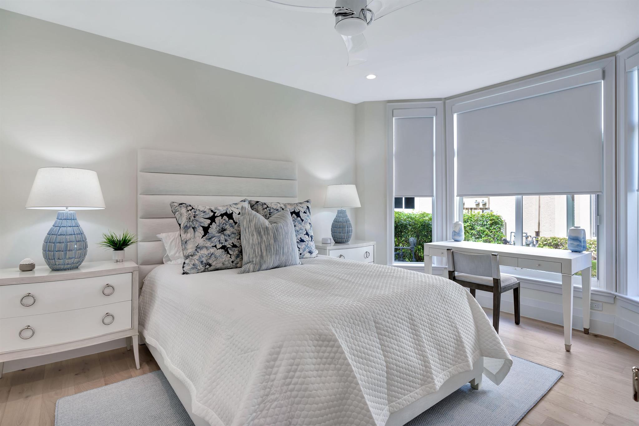 ADMIRALS COVE - Residential