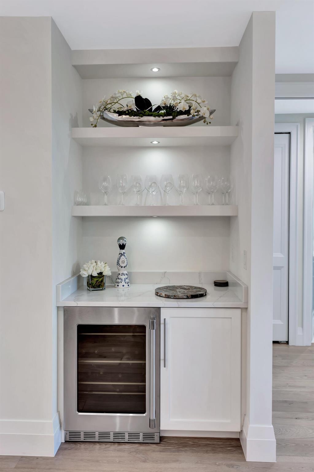 ADMIRALS COVE - Residential