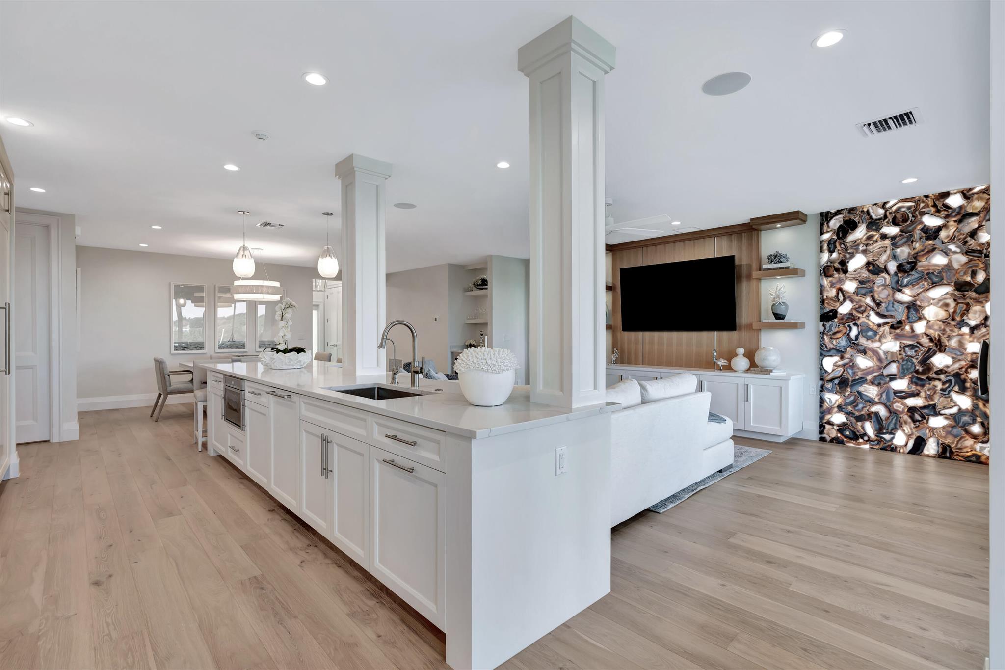 ADMIRALS COVE - Residential