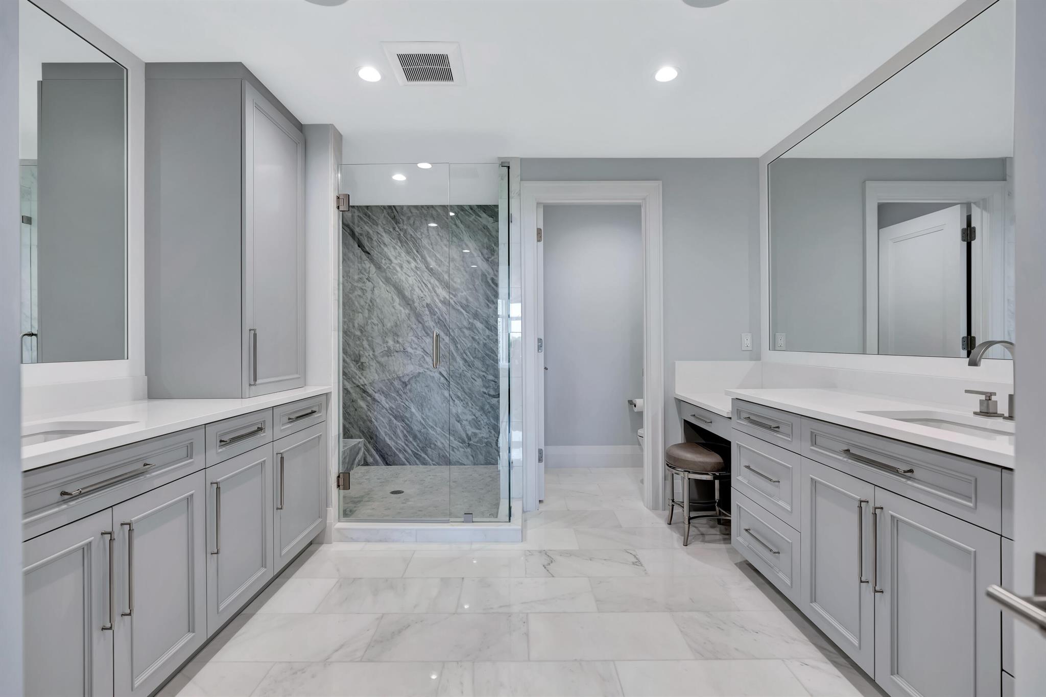 ADMIRALS COVE - Residential