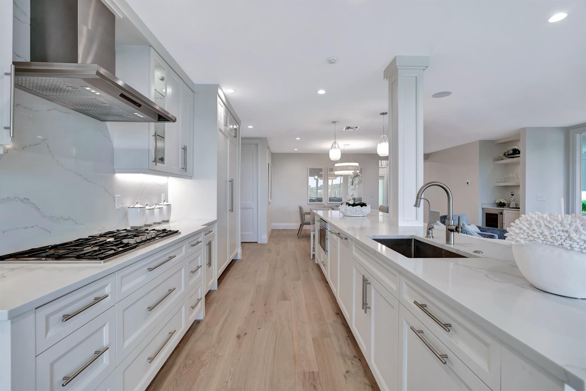 ADMIRALS COVE - Residential