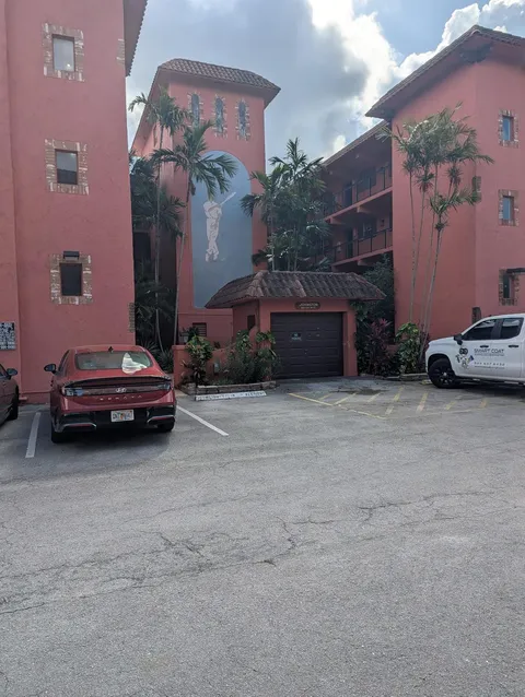 660 Tennis Club Dr Unit 208, Fort Lauderdale, FL MLS: F10492621