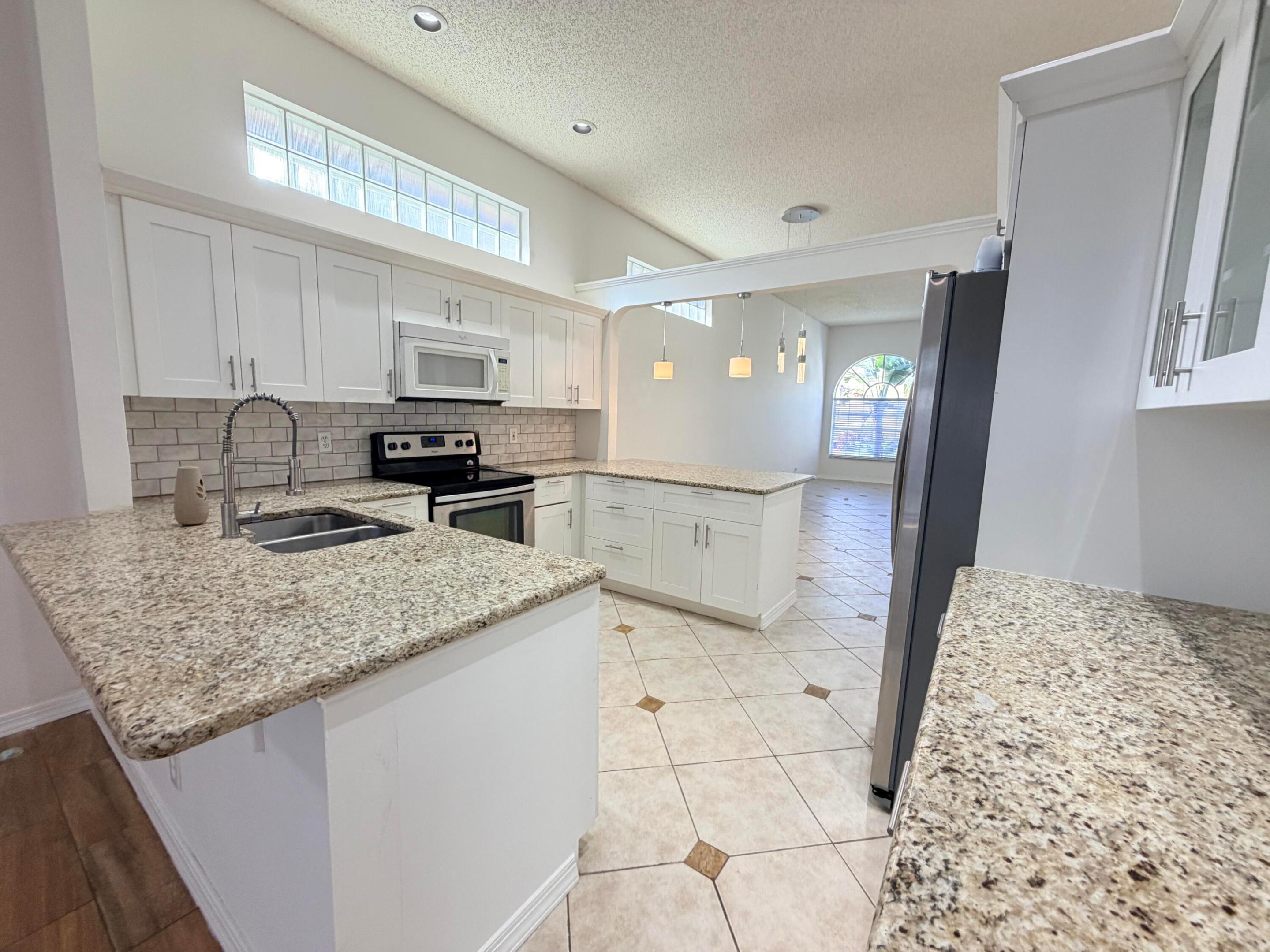 VILLAGES OF WOODLAKE - Residential Lease