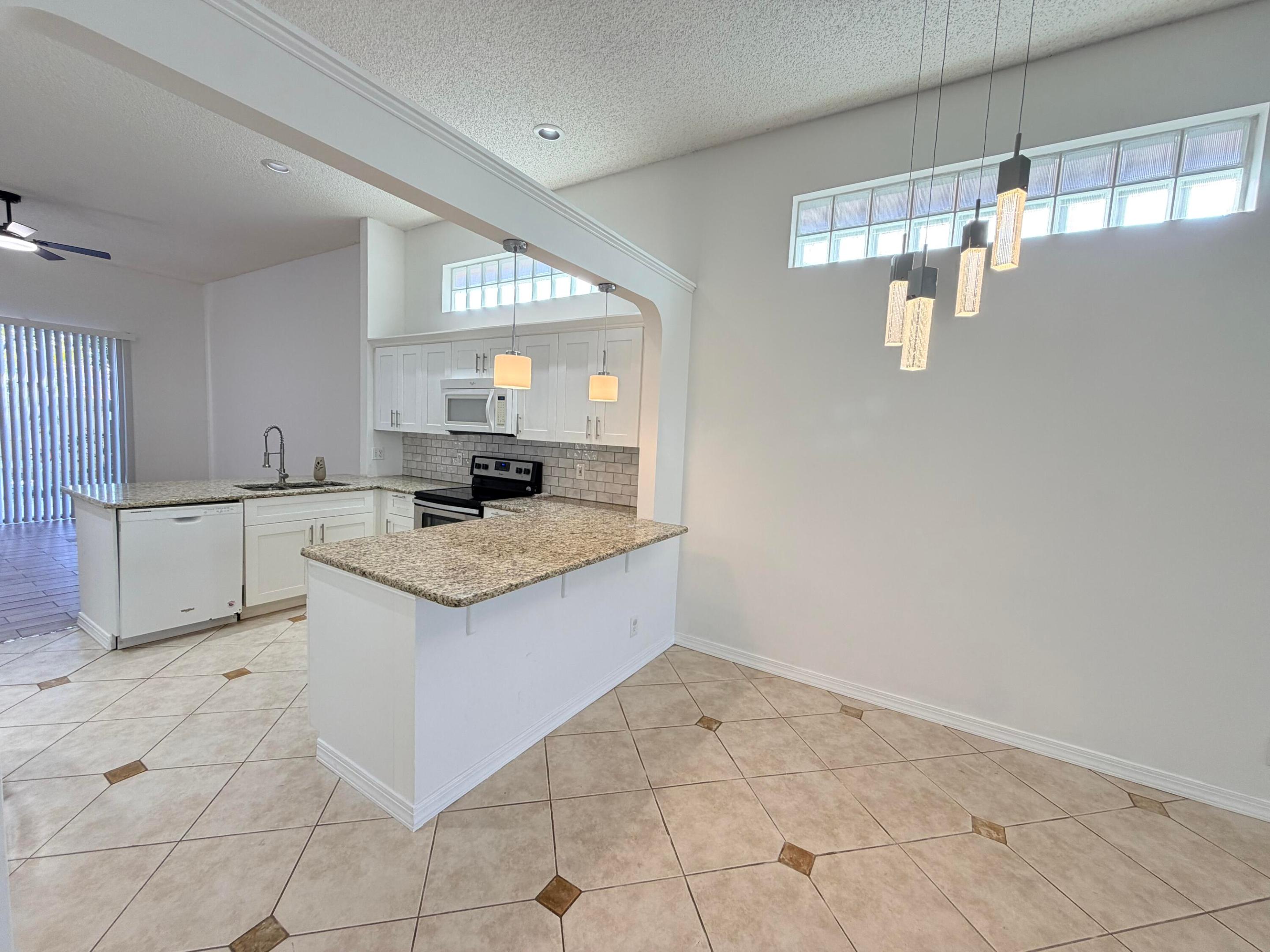VILLAGES OF WOODLAKE - Residential Lease