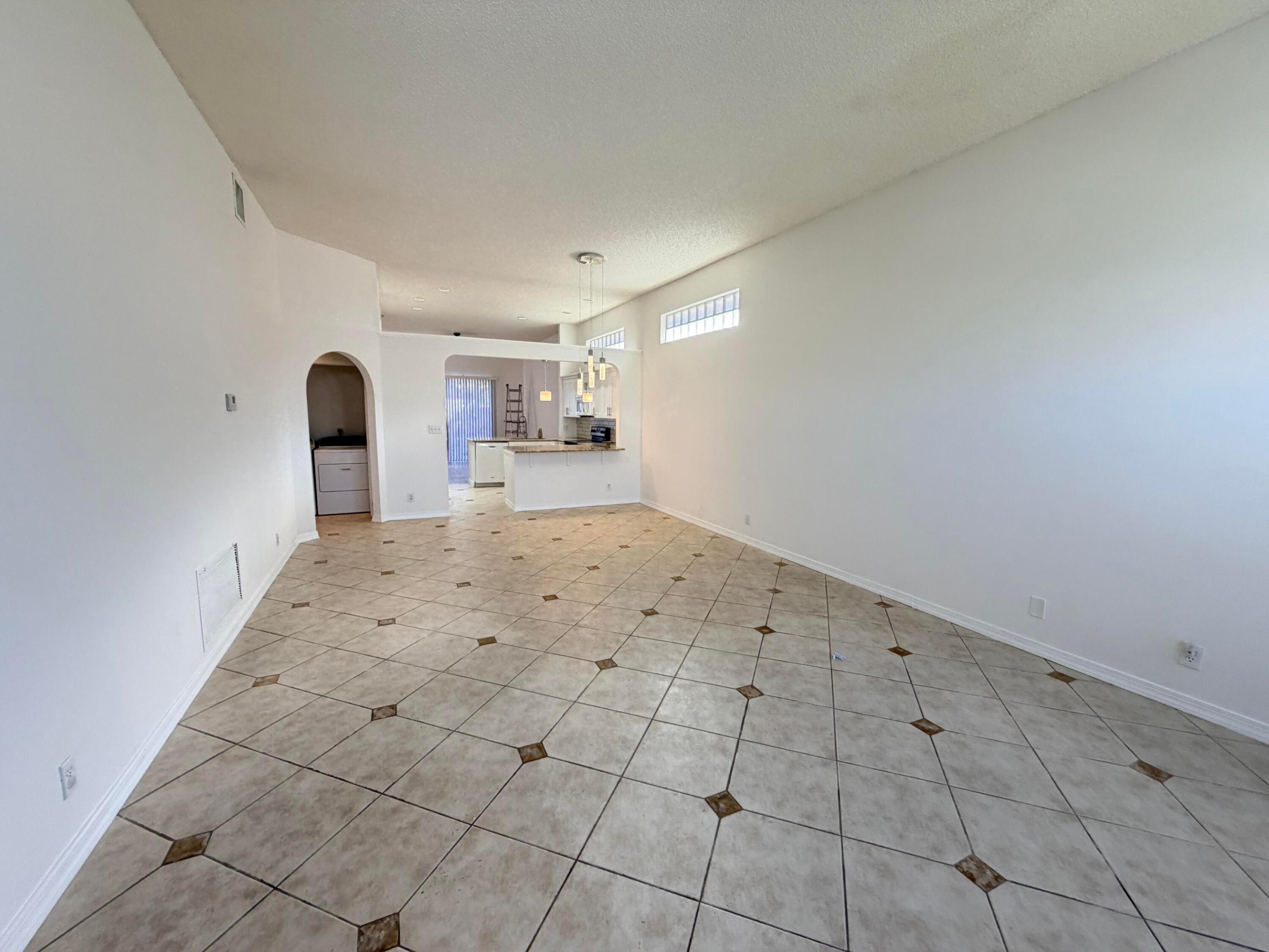 VILLAGES OF WOODLAKE - Residential Lease