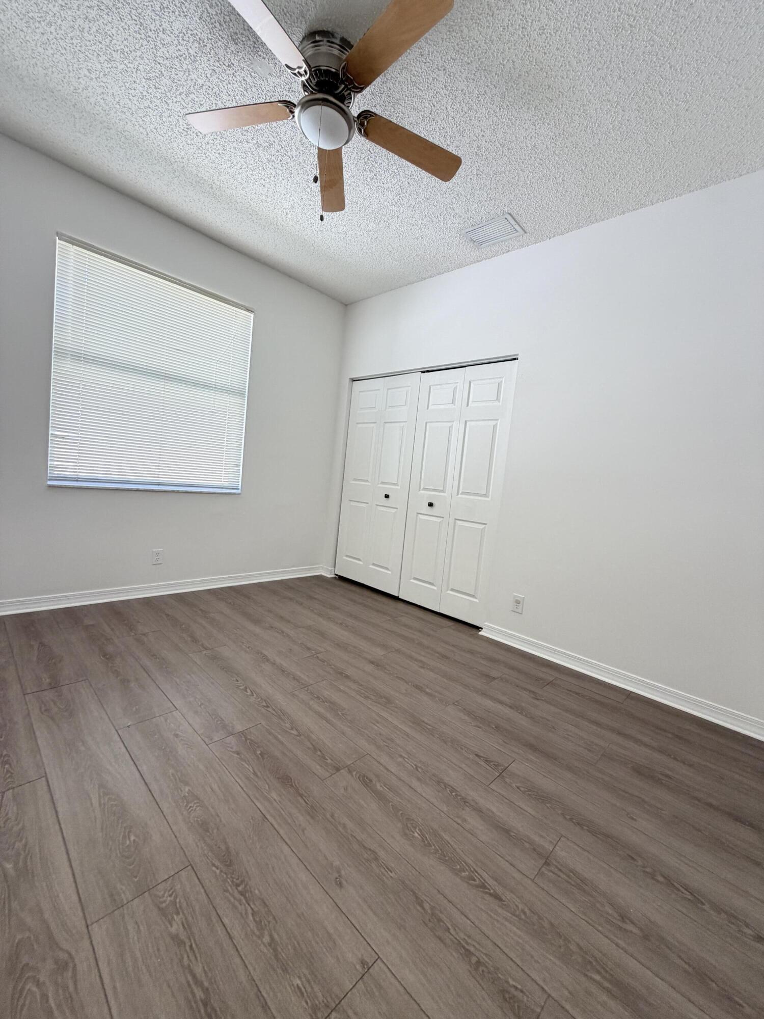 VILLAGES OF WOODLAKE - Residential Lease