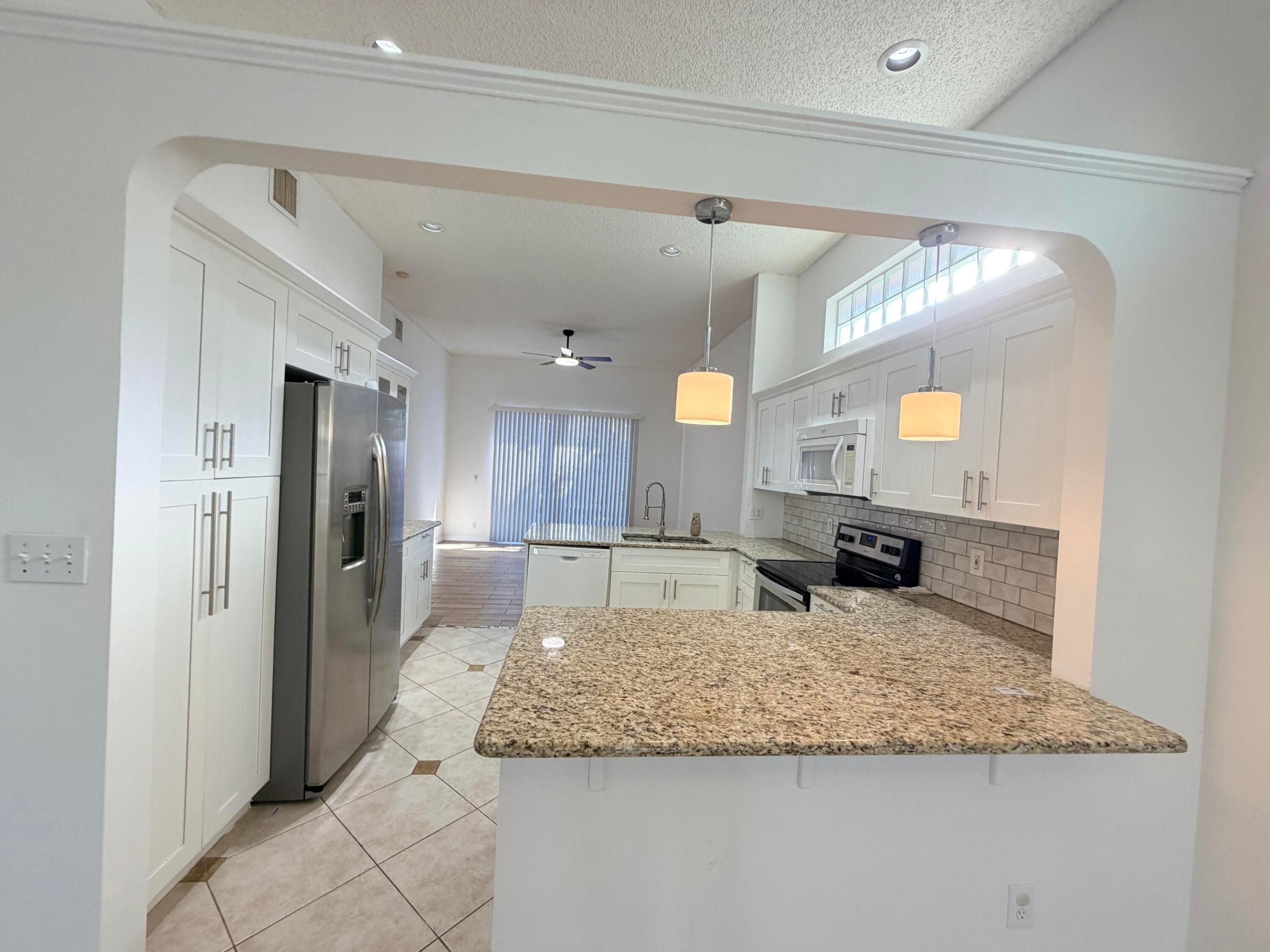 VILLAGES OF WOODLAKE - Residential Lease