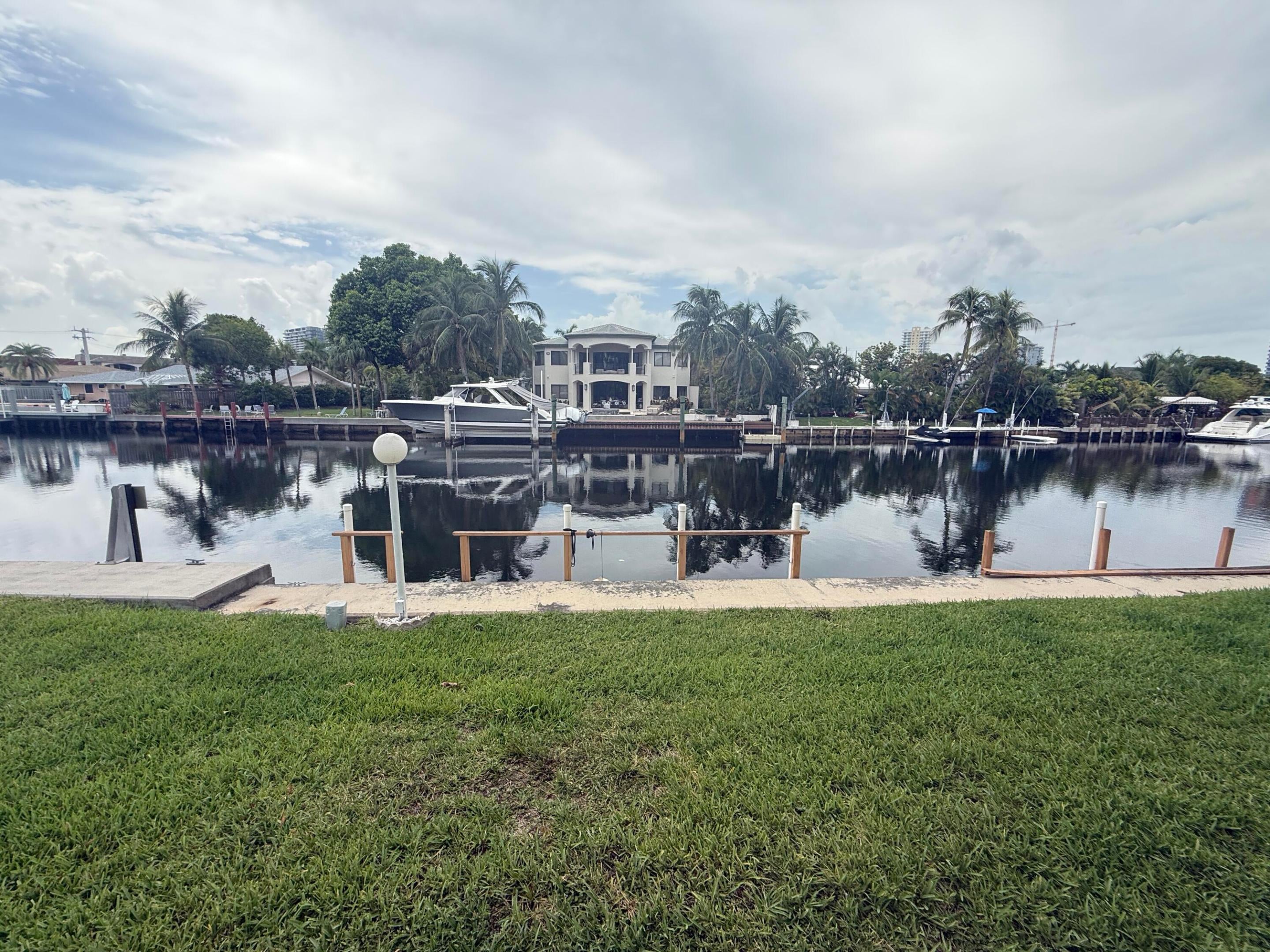460 Paradise Isle Boulevard 101, Hallandale Beach FL 33009