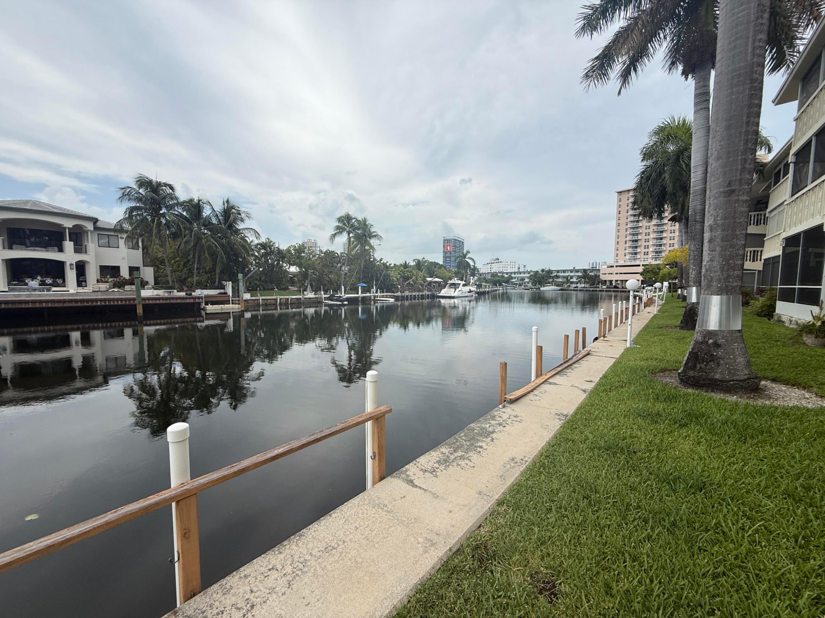 460 Paradise Isle Boulevard 101