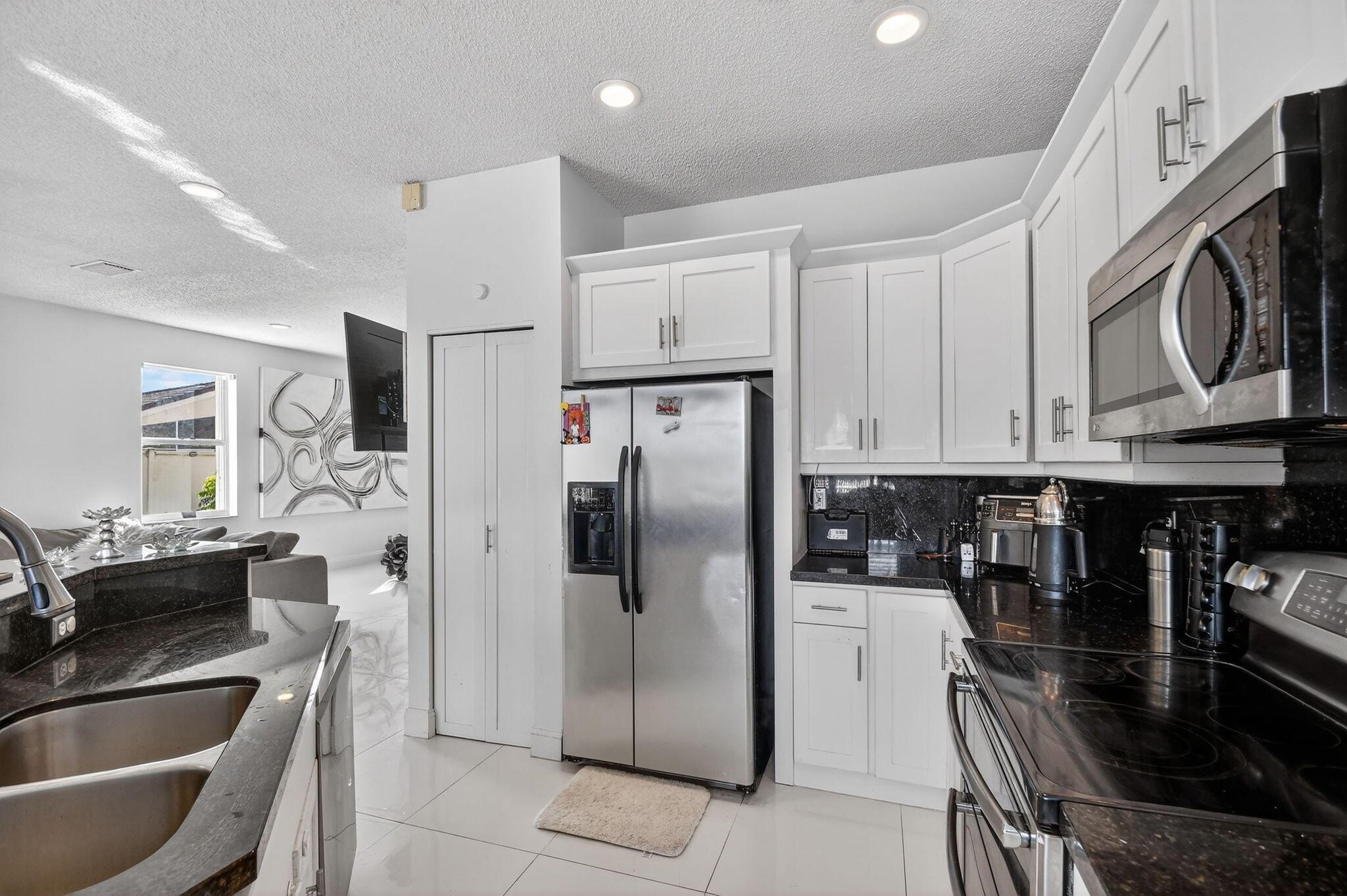 LAKE CHARLESTON - Residential