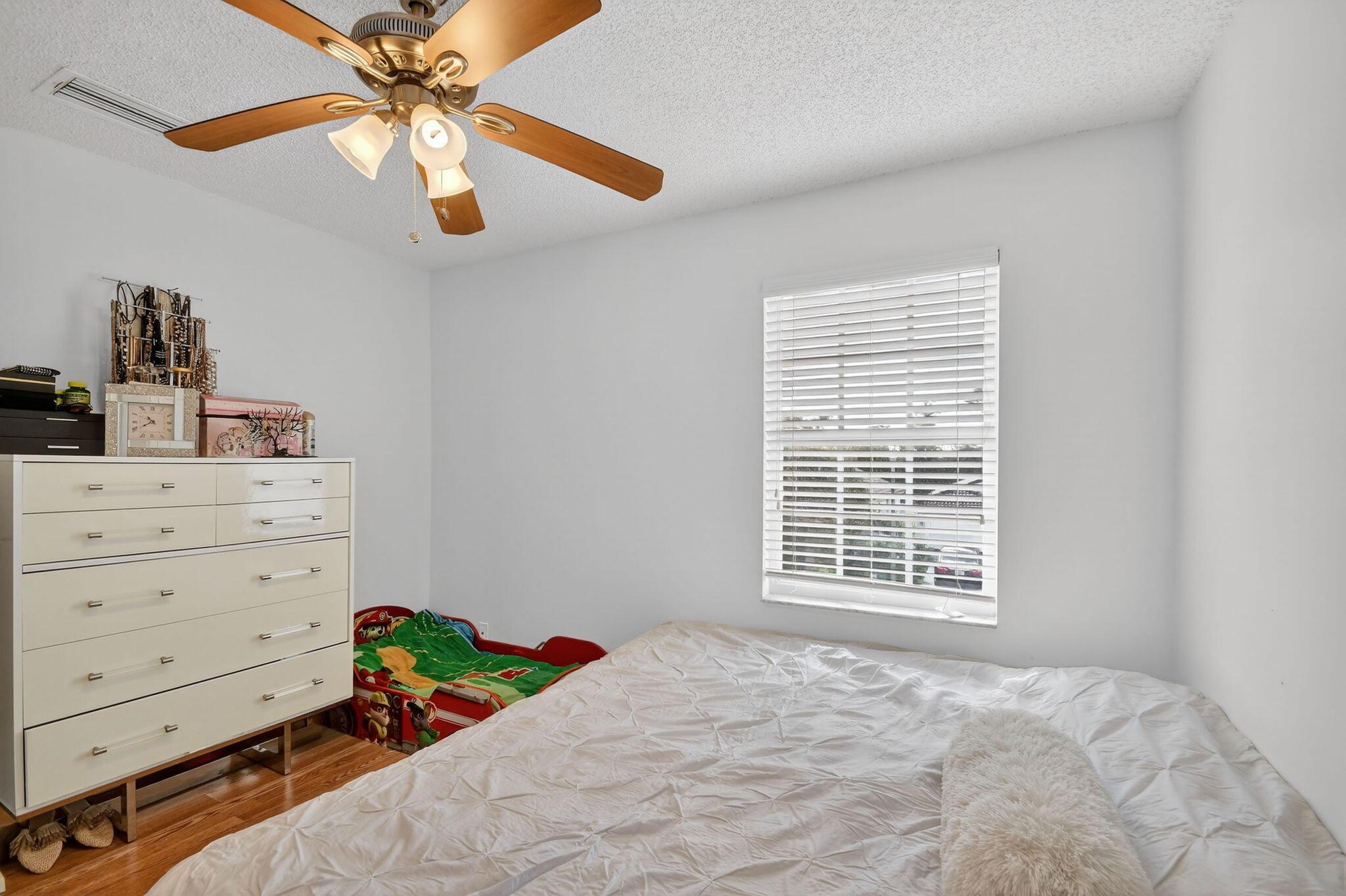 LAKE CHARLESTON - Residential