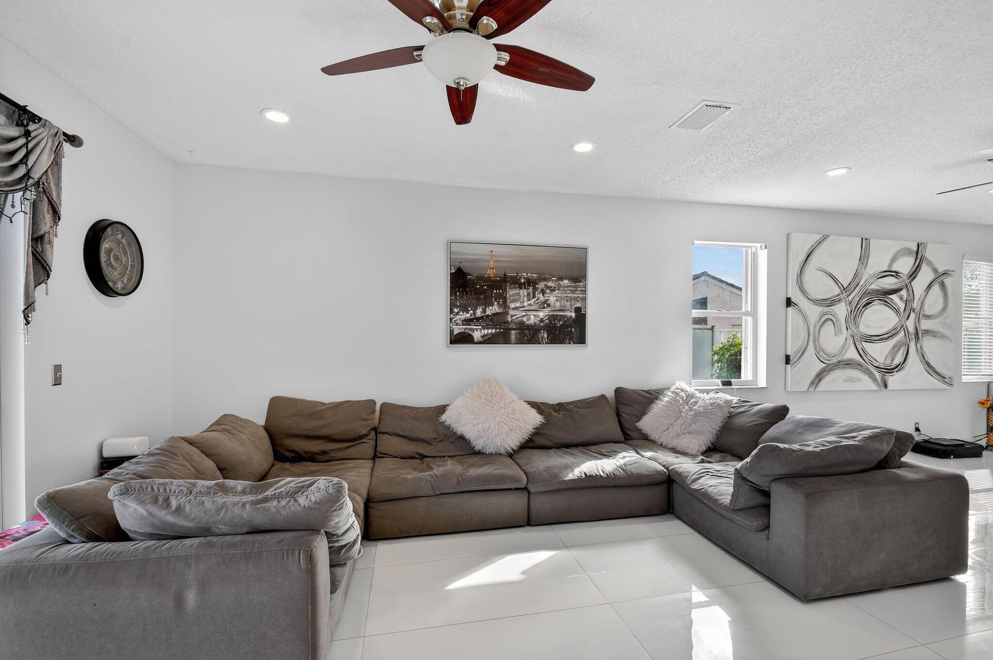 LAKE CHARLESTON - Residential