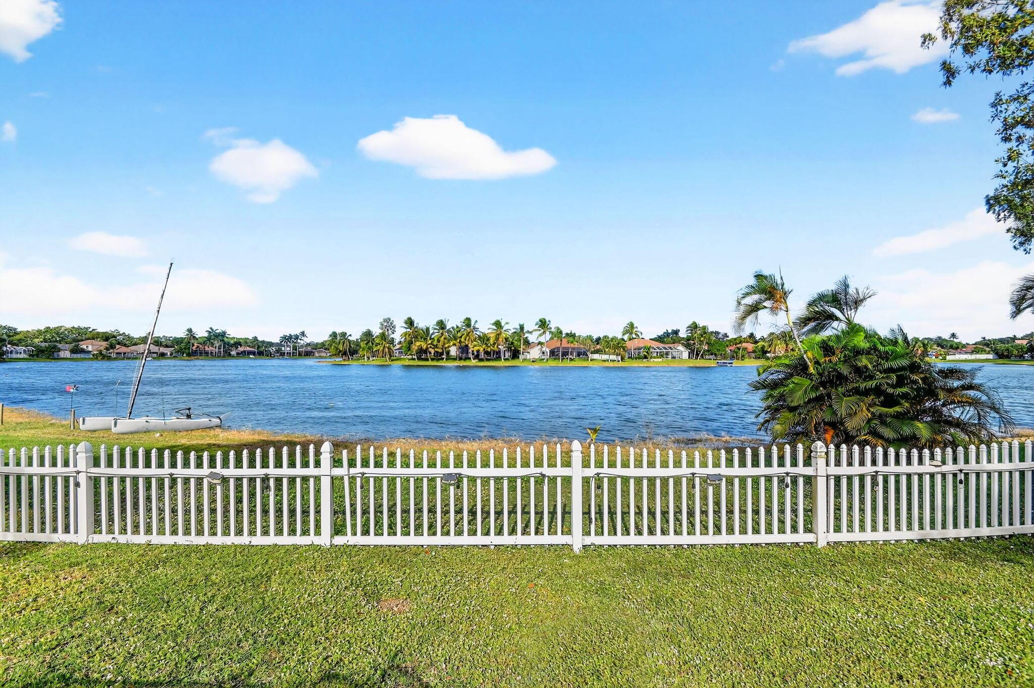 LAKE CHARLESTON - Residential