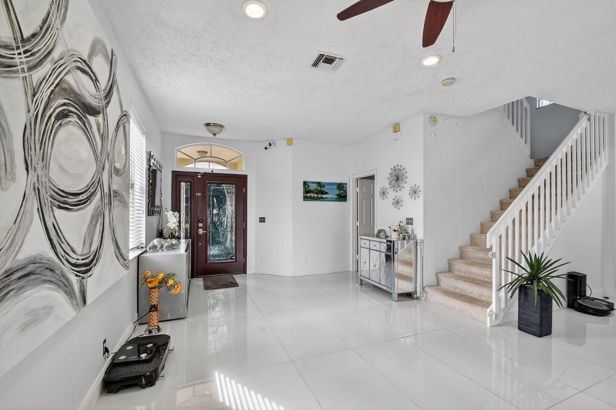 LAKE CHARLESTON - Residential