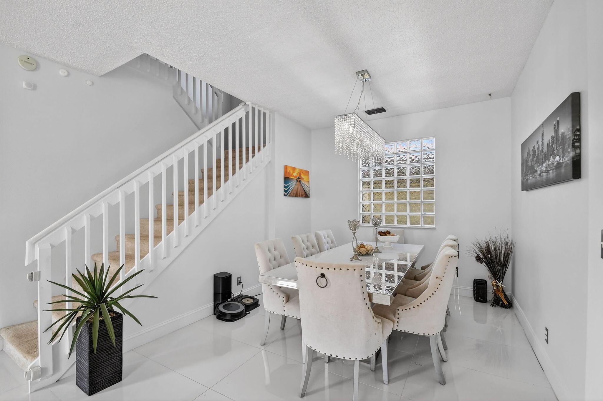 LAKE CHARLESTON - Residential