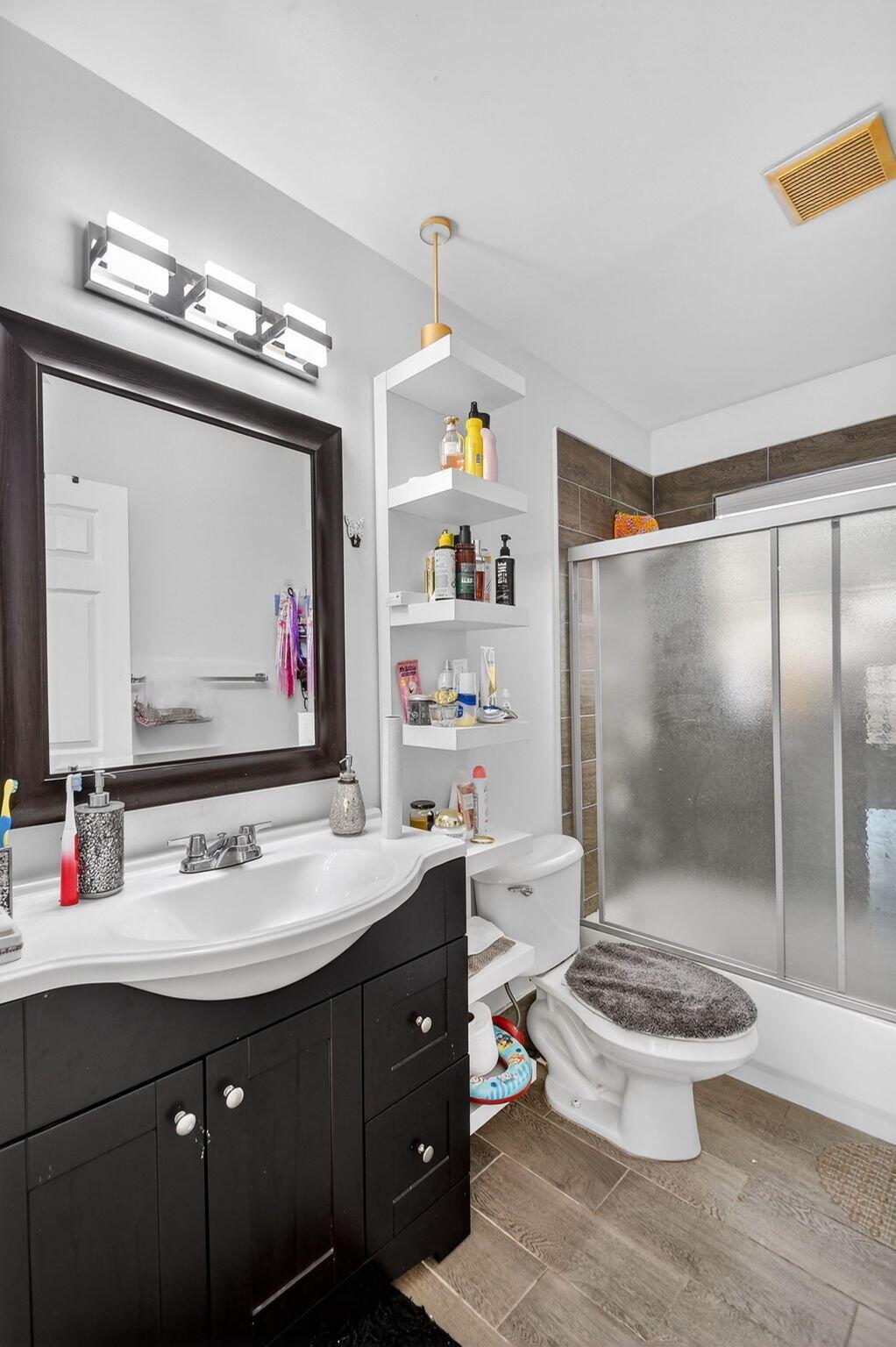 LAKE CHARLESTON - Residential