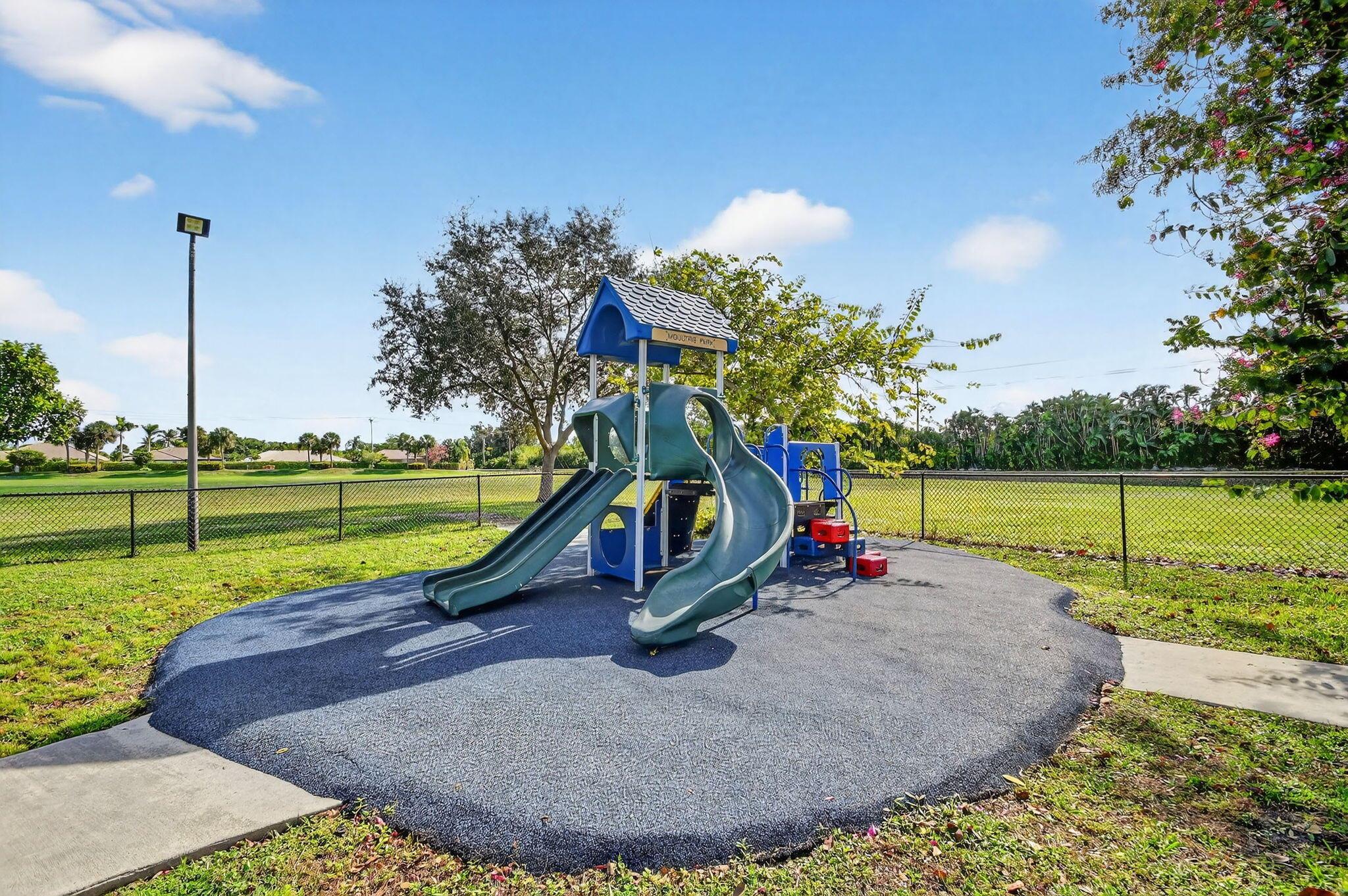 LAKE CHARLESTON - Residential