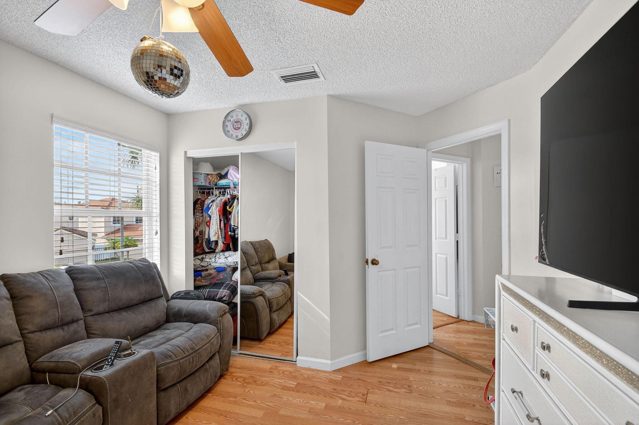 LAKE CHARLESTON - Residential