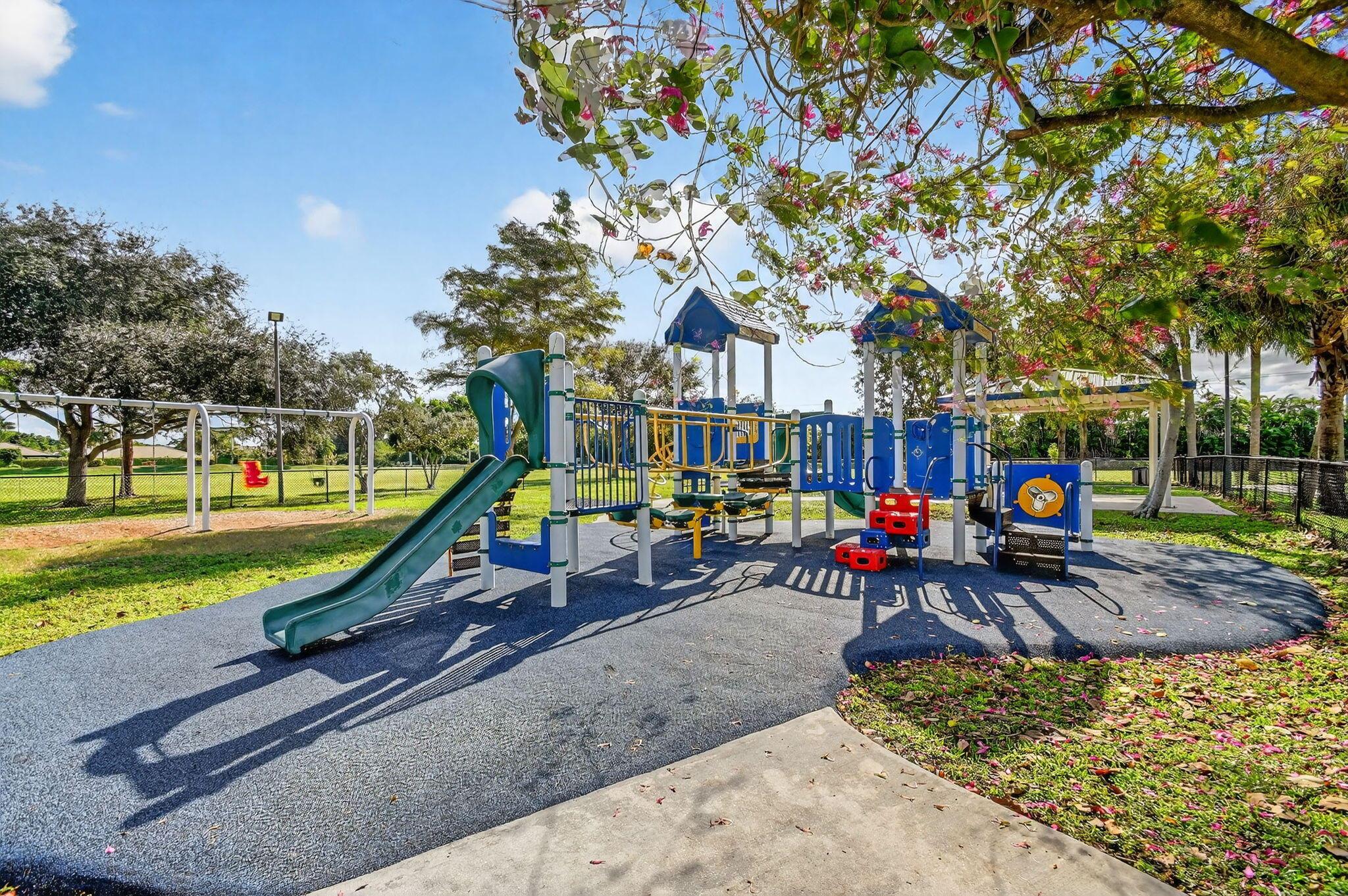 LAKE CHARLESTON - Residential