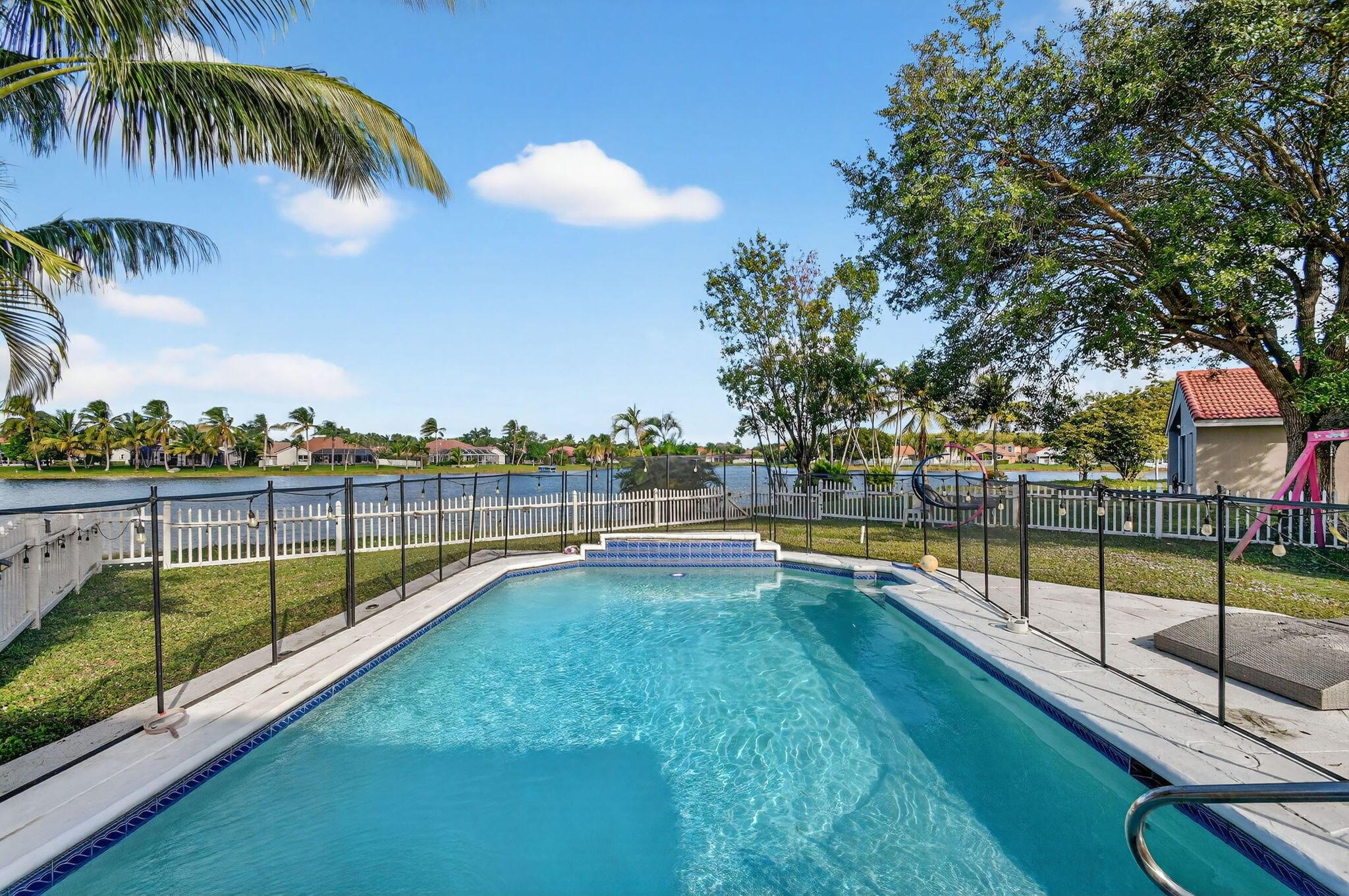 LAKE CHARLESTON - Residential