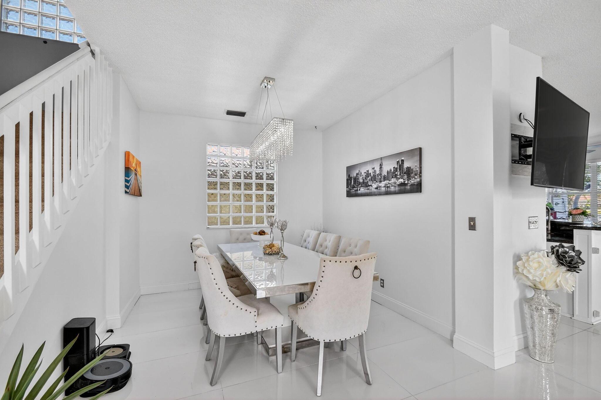 LAKE CHARLESTON - Residential