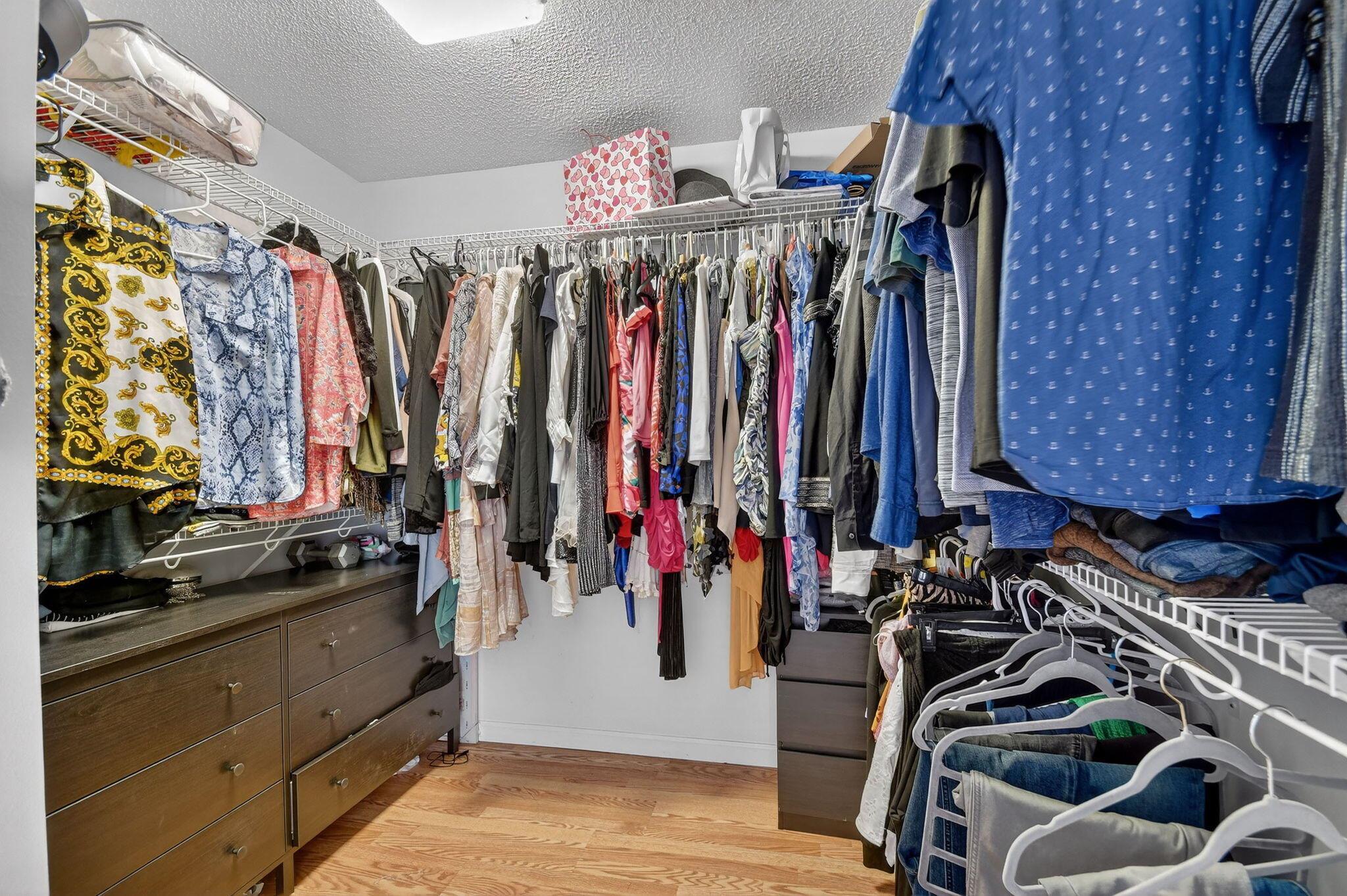 LAKE CHARLESTON - Residential