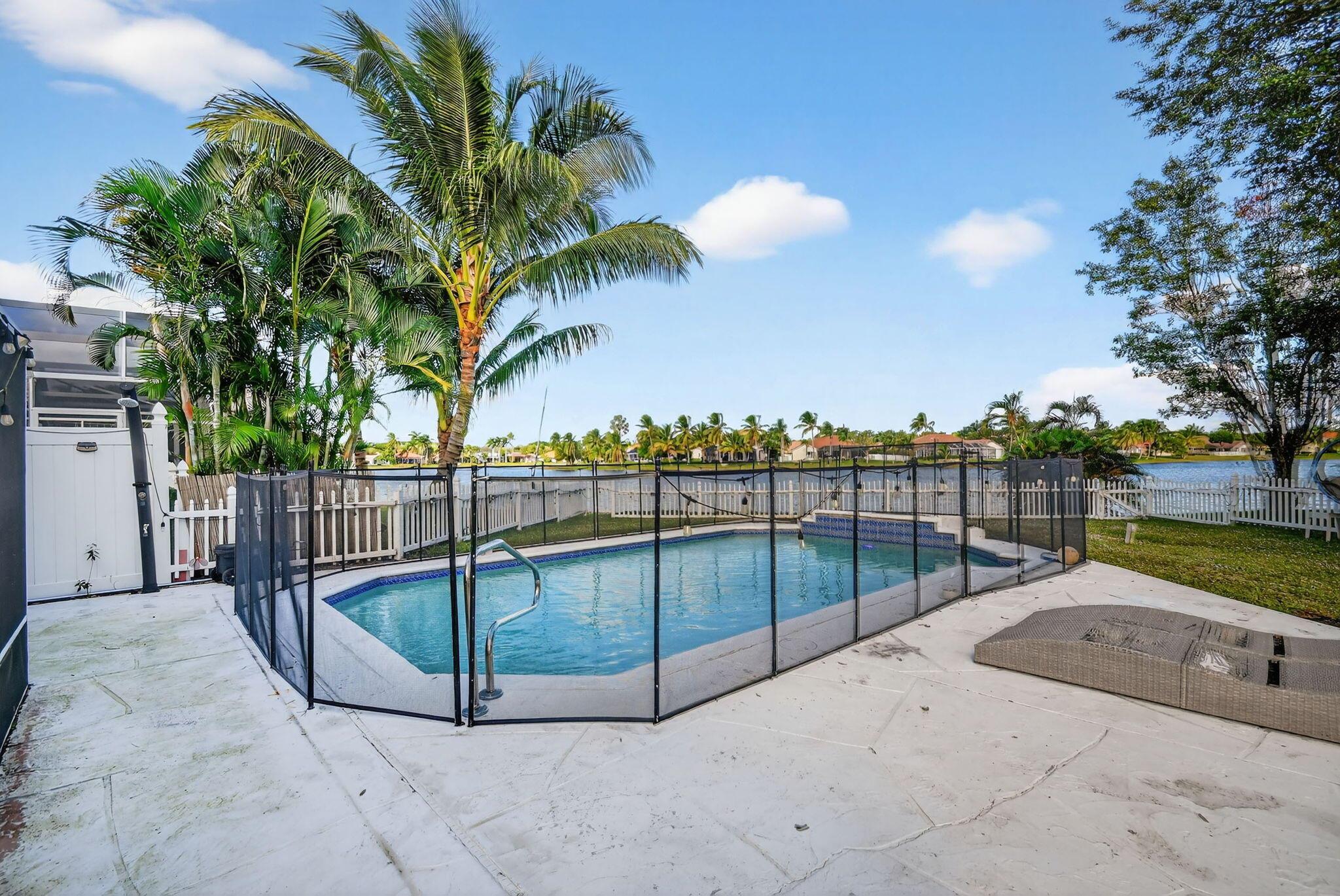 LAKE CHARLESTON - Residential