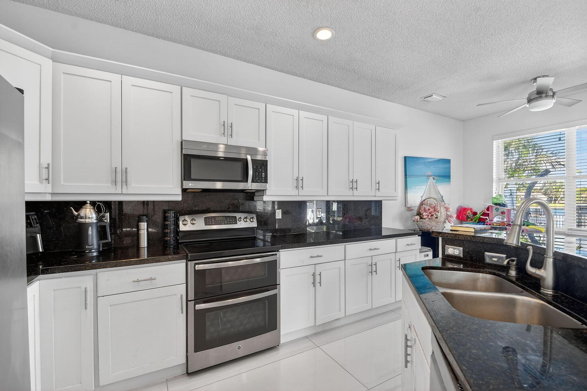 LAKE CHARLESTON - Residential