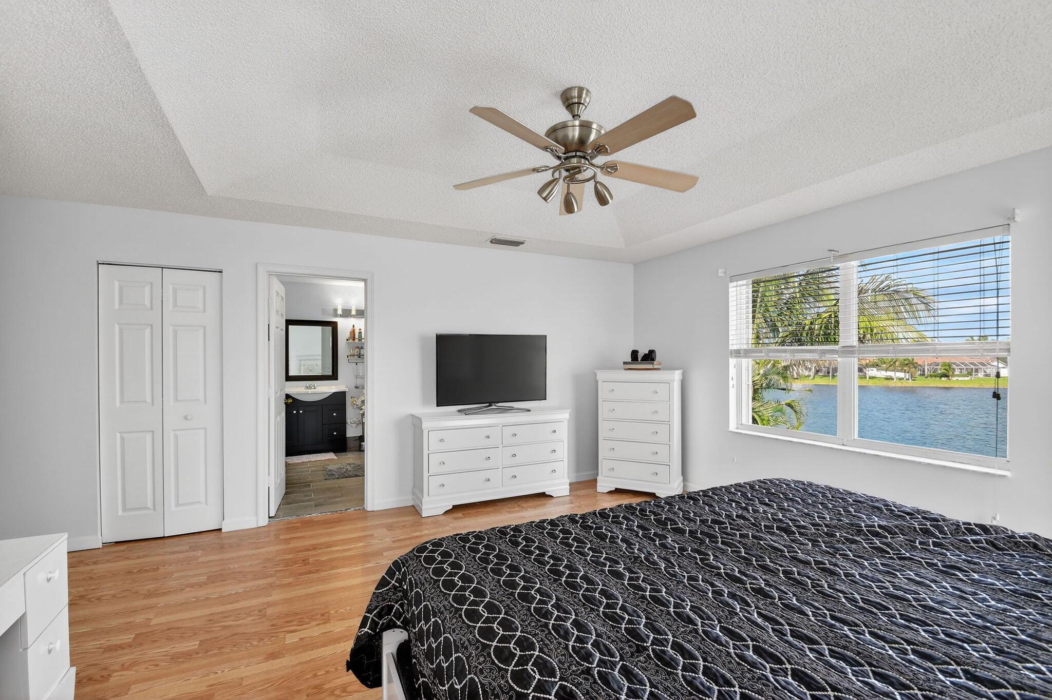 LAKE CHARLESTON - Residential