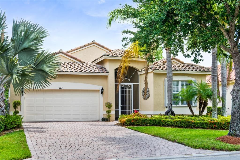 Photo of 423 NW Springview Loop, Port Saint Lucie, FL 34986 (MLS # R10721192)