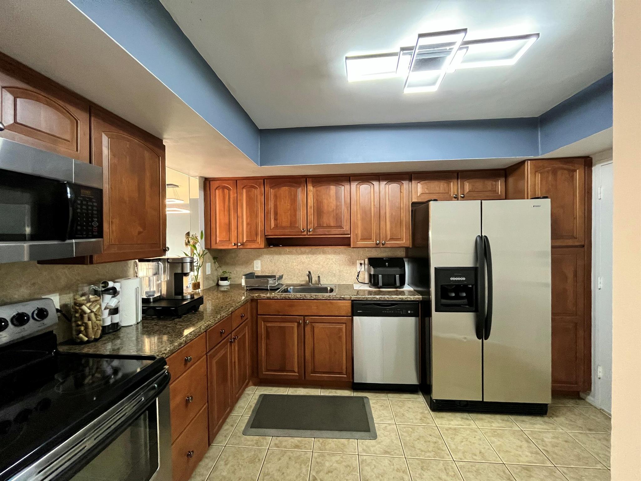 1301 NE Miami Gardens Drive 1103w
