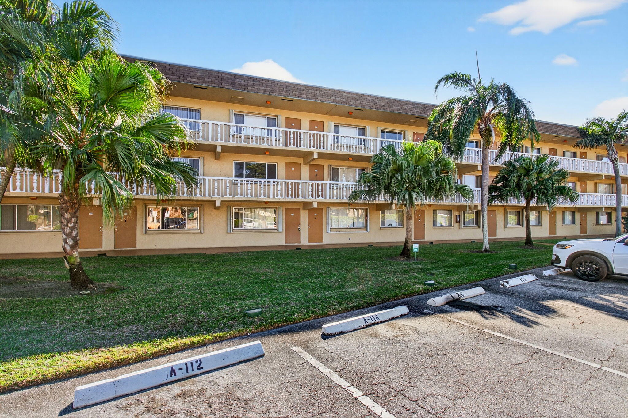 VILLAGE GREEN AVON CONDO - Residential