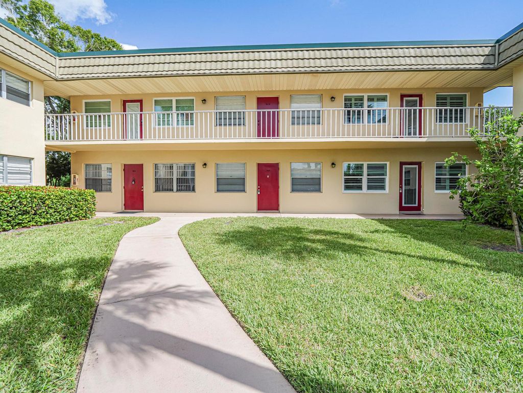 Photo of 28 Vista Gardens Trail #105, Vero Beach, FL 32962 (MLS # R11129597)