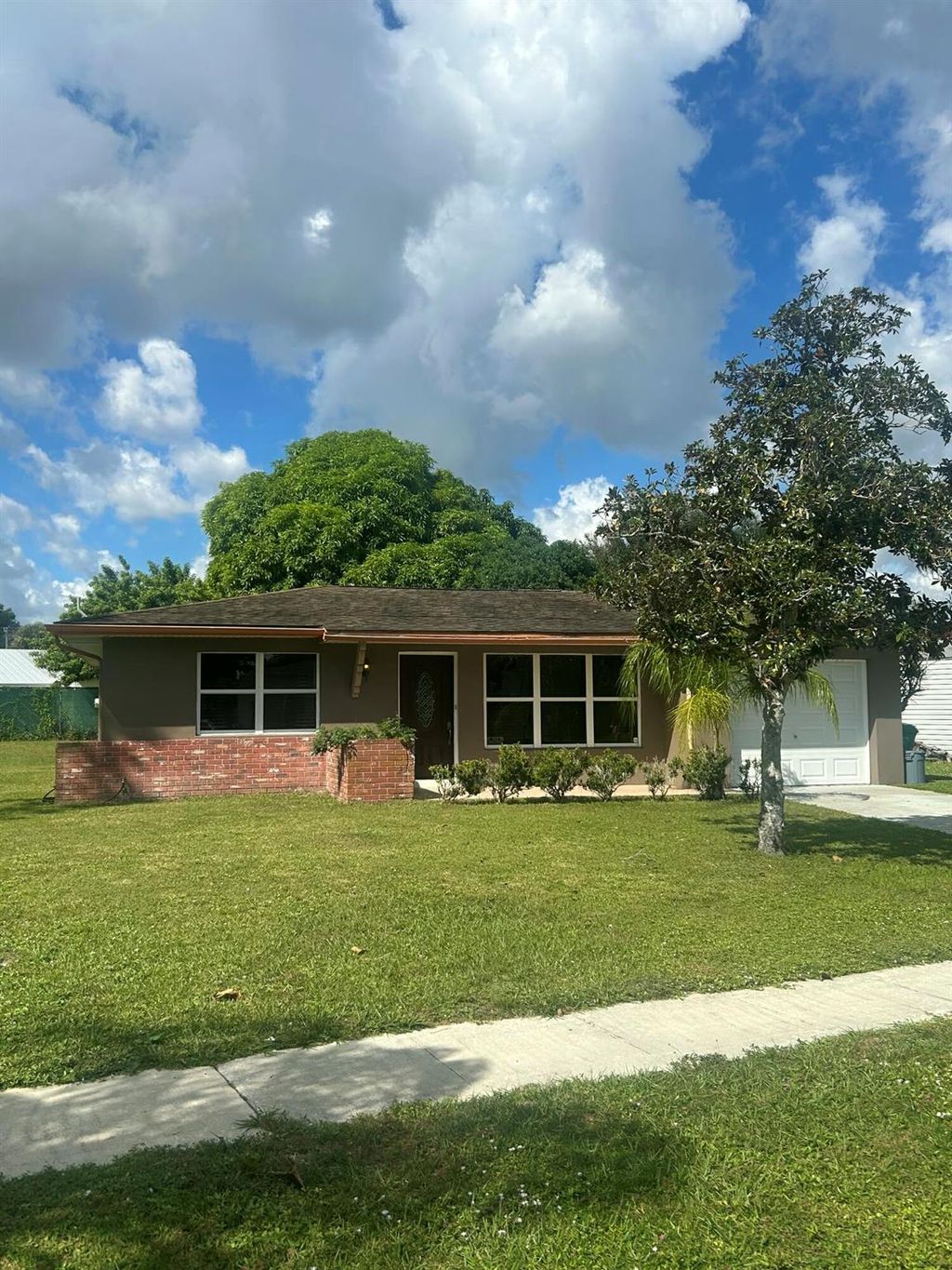Photo of 270 NE Mainsail Street, Port Saint Lucie, FL 34983 (MLS # R11109339)