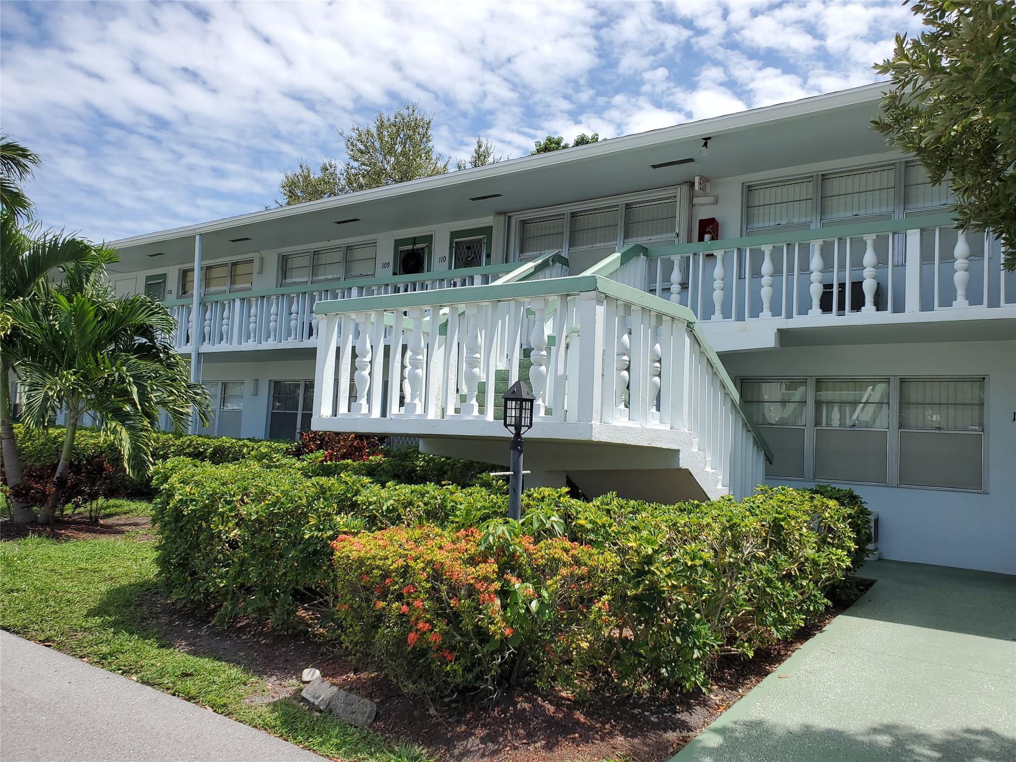 View photos, virtual tours, details... 110 Lyndhurst E 110