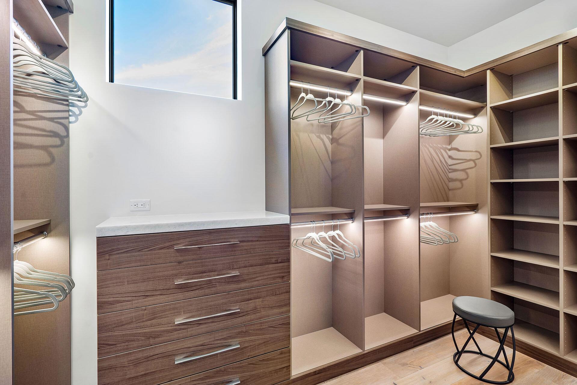 ROYAL PALM YACHT & COUNTR - Residential