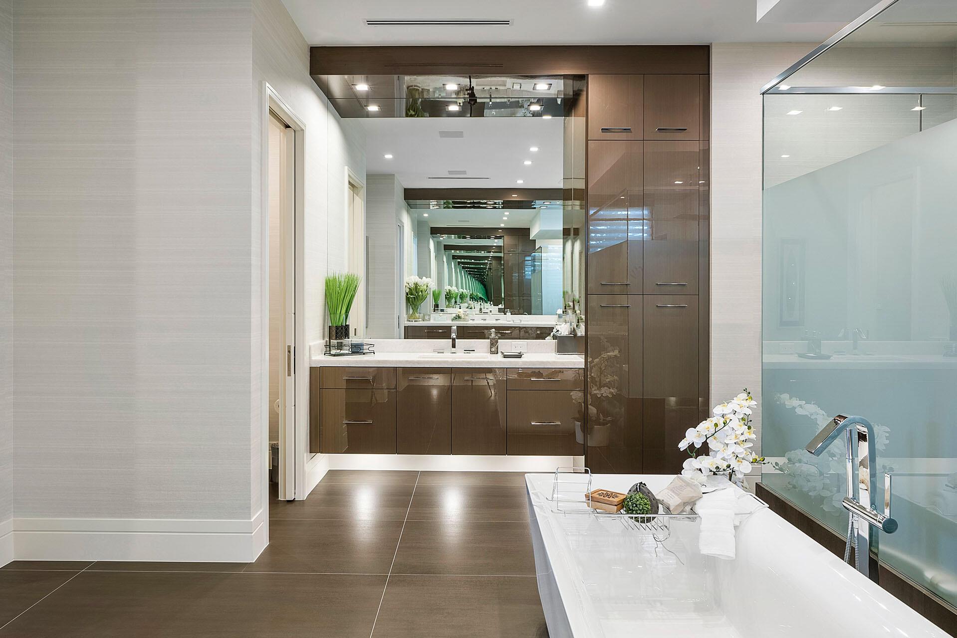 ROYAL PALM YACHT & COUNTR - Residential